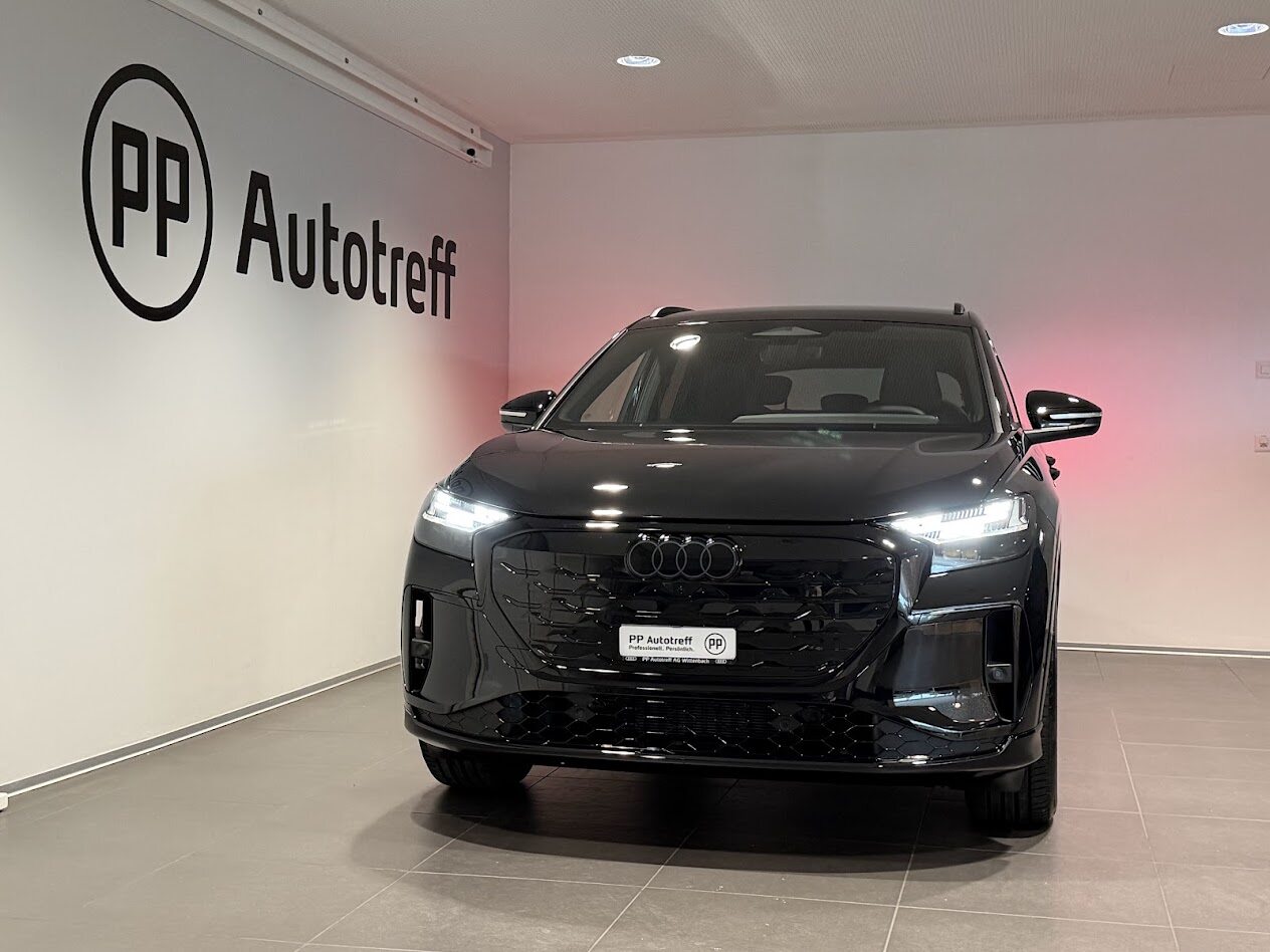AUDI Q4 SUV e-tron quattro performance Attraction