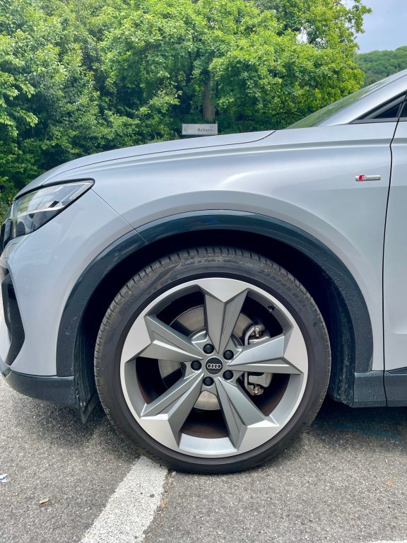 AUDI Q4 e-tron 45 Swiss Ski quattro Leasing 0,89%, Electric, Second hand / Used, Automatic - 4