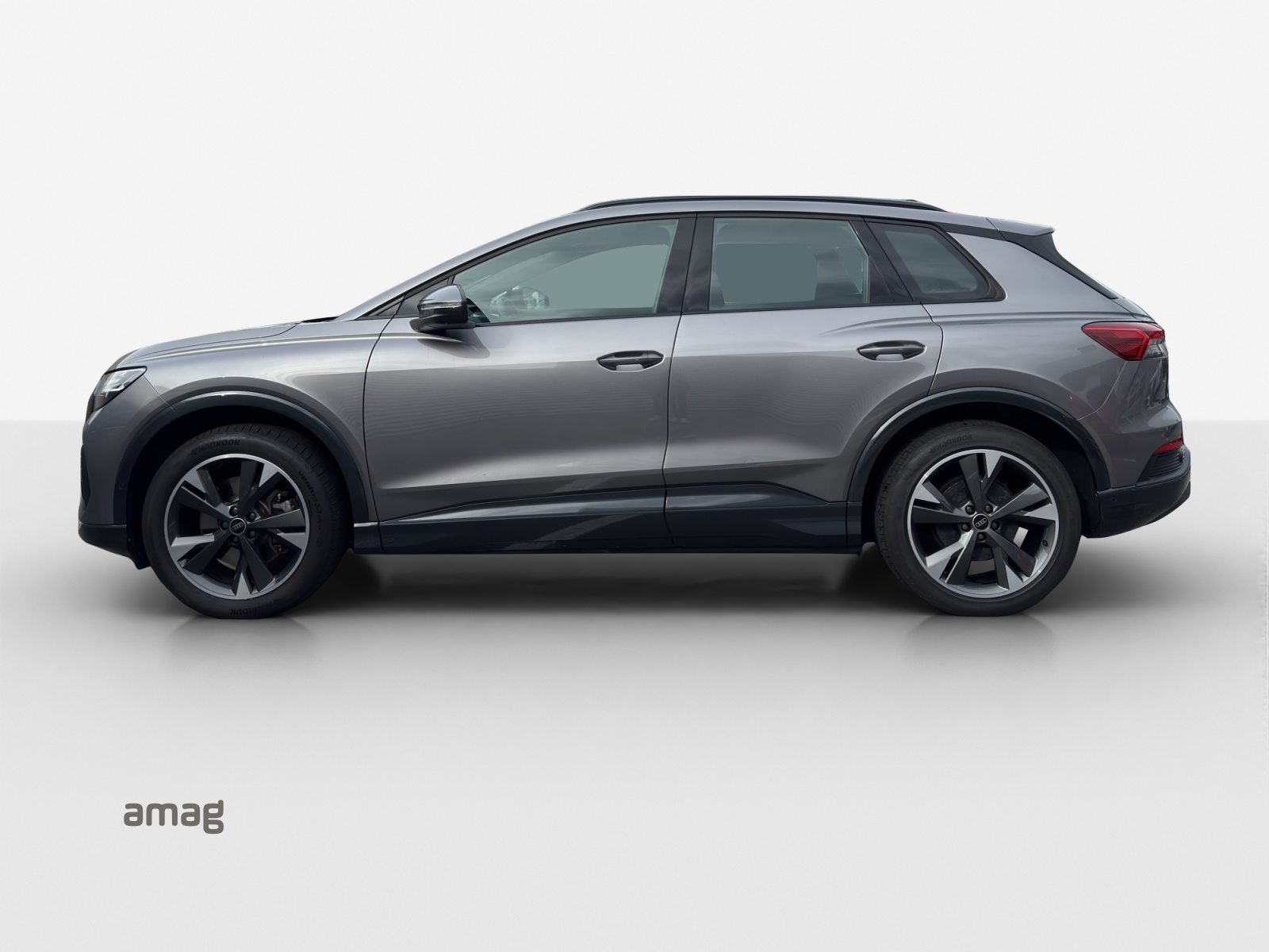 AUDI Q4 45 e-tron quattro Attraction, Elektro, Occasion / Gebraucht, Automatik - 2