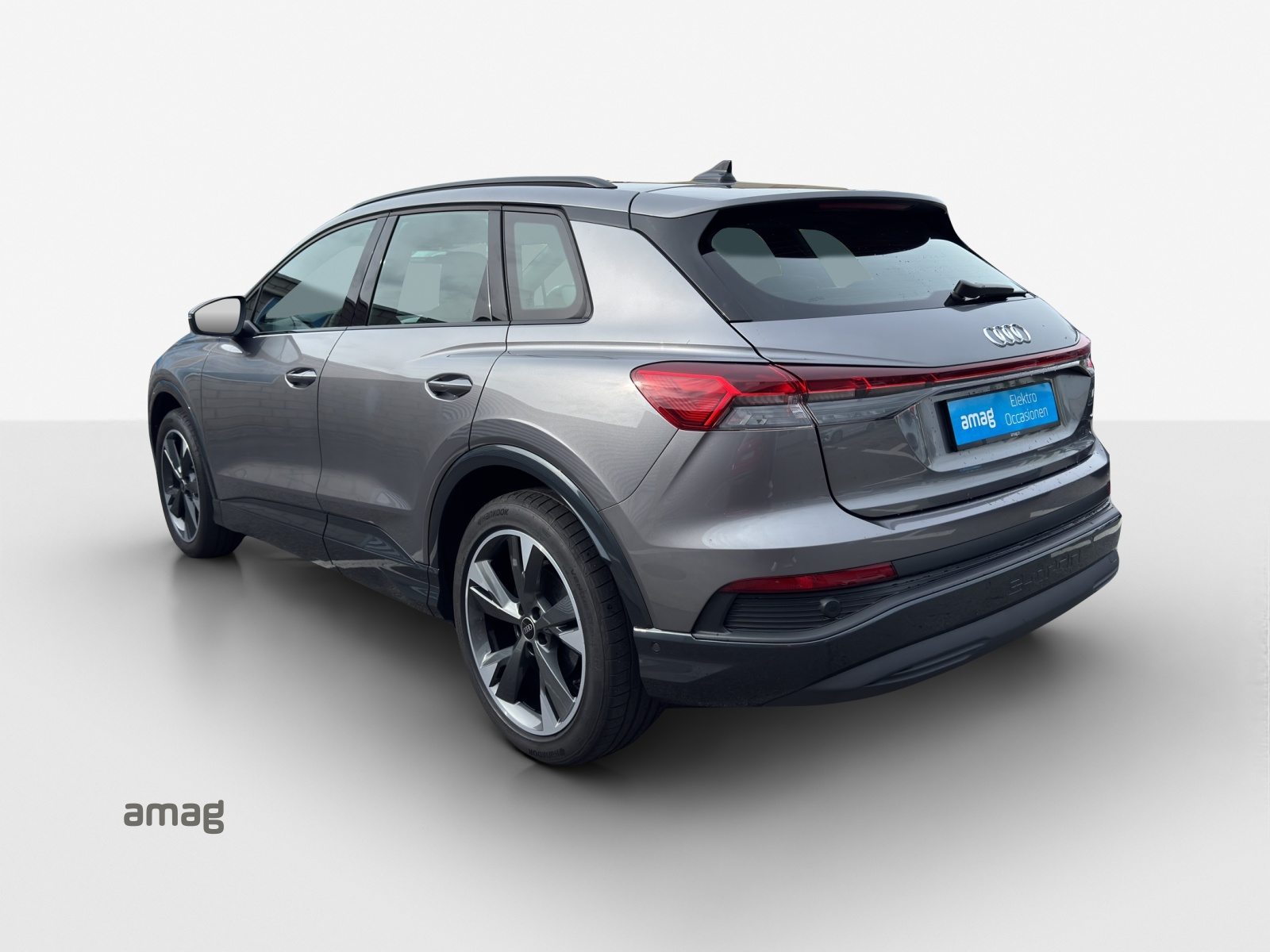 AUDI Q4 45 e-tron quattro Attraction, Elektro, Occasion / Gebraucht, Automatik - 3
