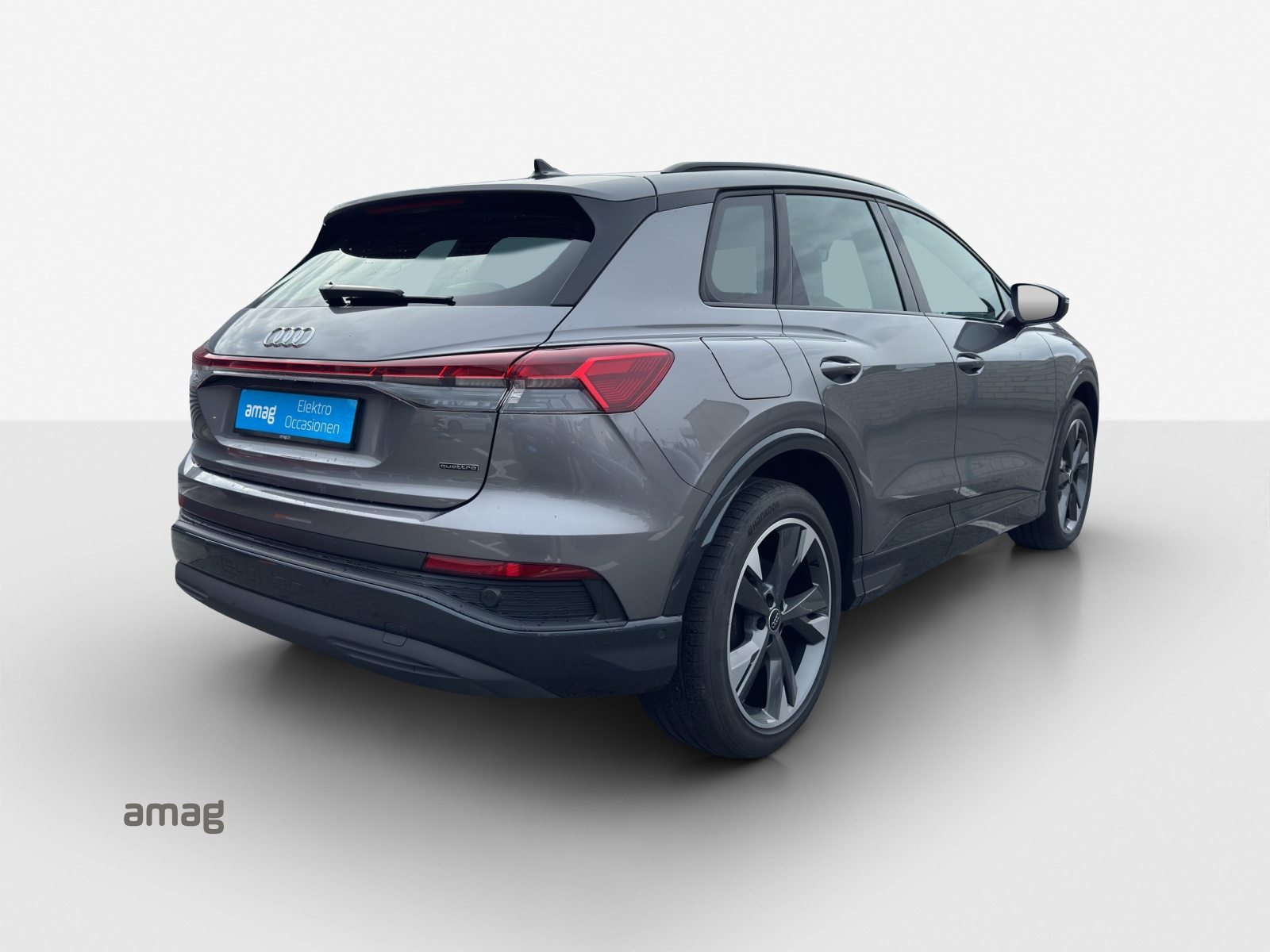 AUDI Q4 45 e-tron quattro Attraction, Elektro, Occasion / Gebraucht, Automatik - 5