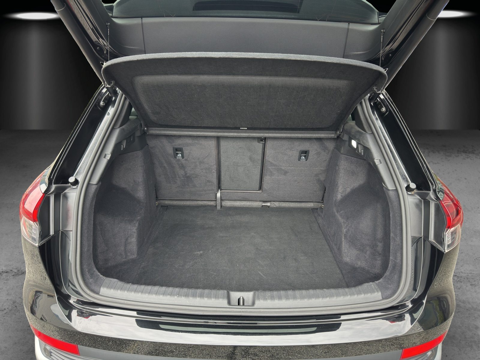 AUDI Q4 50 e-tron quattro, Électrique, Occasion / Utilisé, Automatique - 7