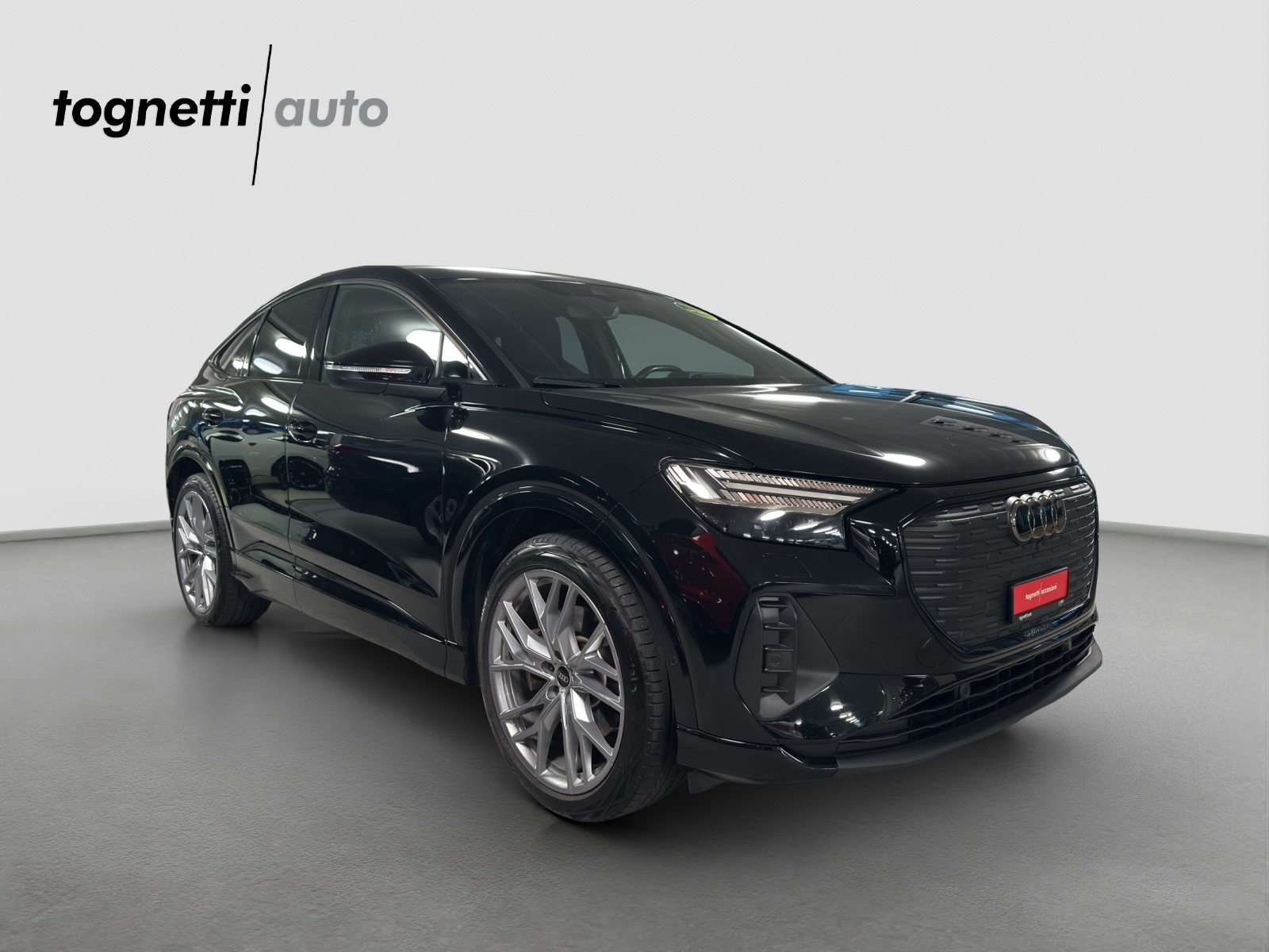 AUDI Q4 SB 50 e-tron quattro, Elektro, Occasion / Gebraucht, Automatik - 2
