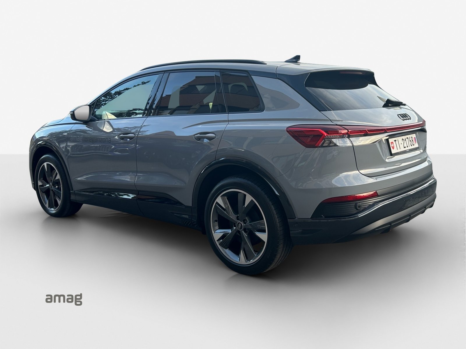 AUDI Q4 45 e-tron quattro Edition Swiss-Ski, Électrique, Occasion / Utilisé, Automatique - 3