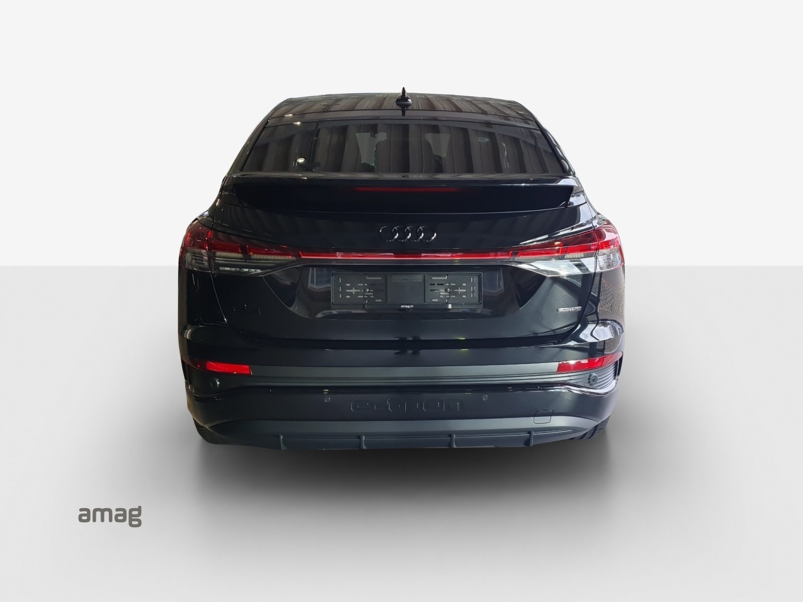 AUDI Q4 SB 45 e-tron quattro Edition Swiss-Ski, Électrique, Occasion / Utilisé, Automatique - 4