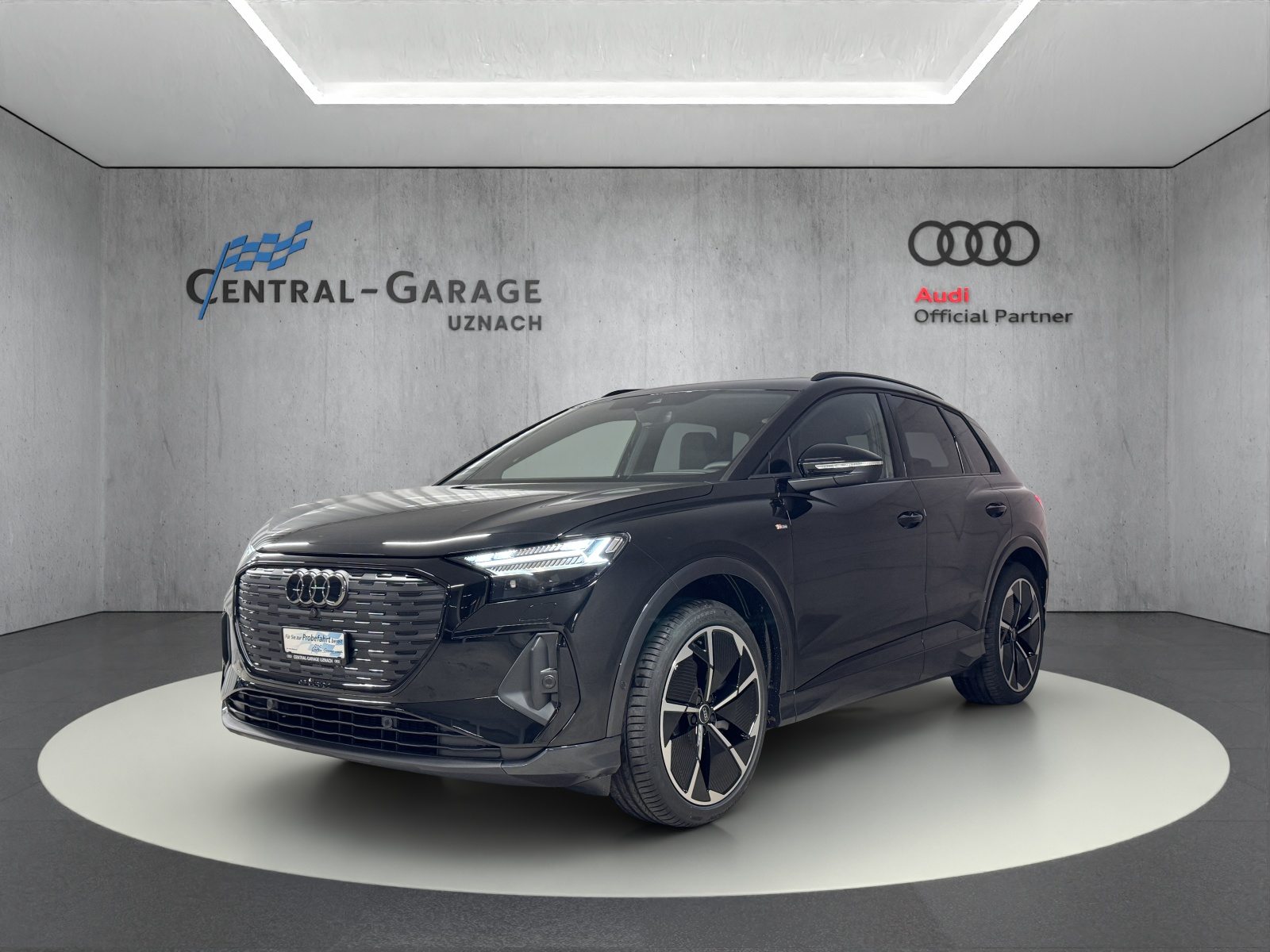 AUDI Q4 e-tron