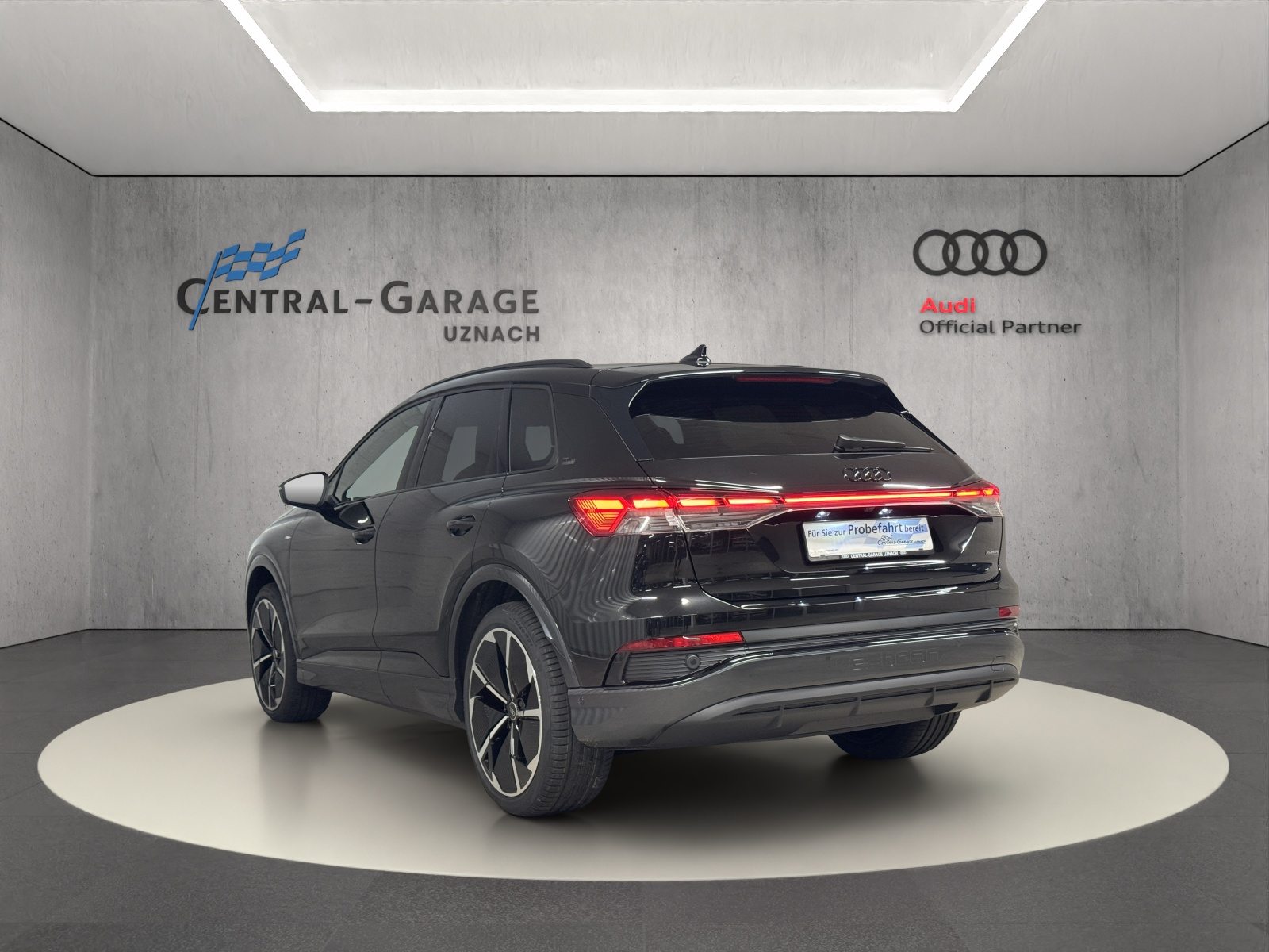 AUDI Q4 45 e-tron quattro Edition Swiss-Ski, Electric, Second hand / Used, Automatic - 4