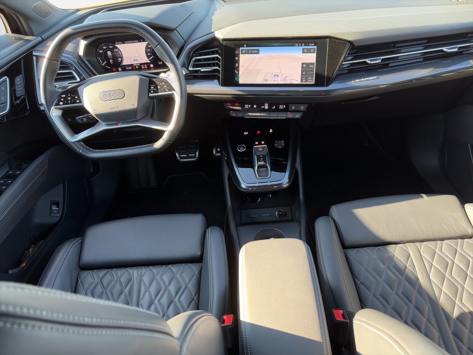 AUDI Q4 SB 50 e-tron quattro, Elektro, Occasion / Gebraucht, Automatik - 7