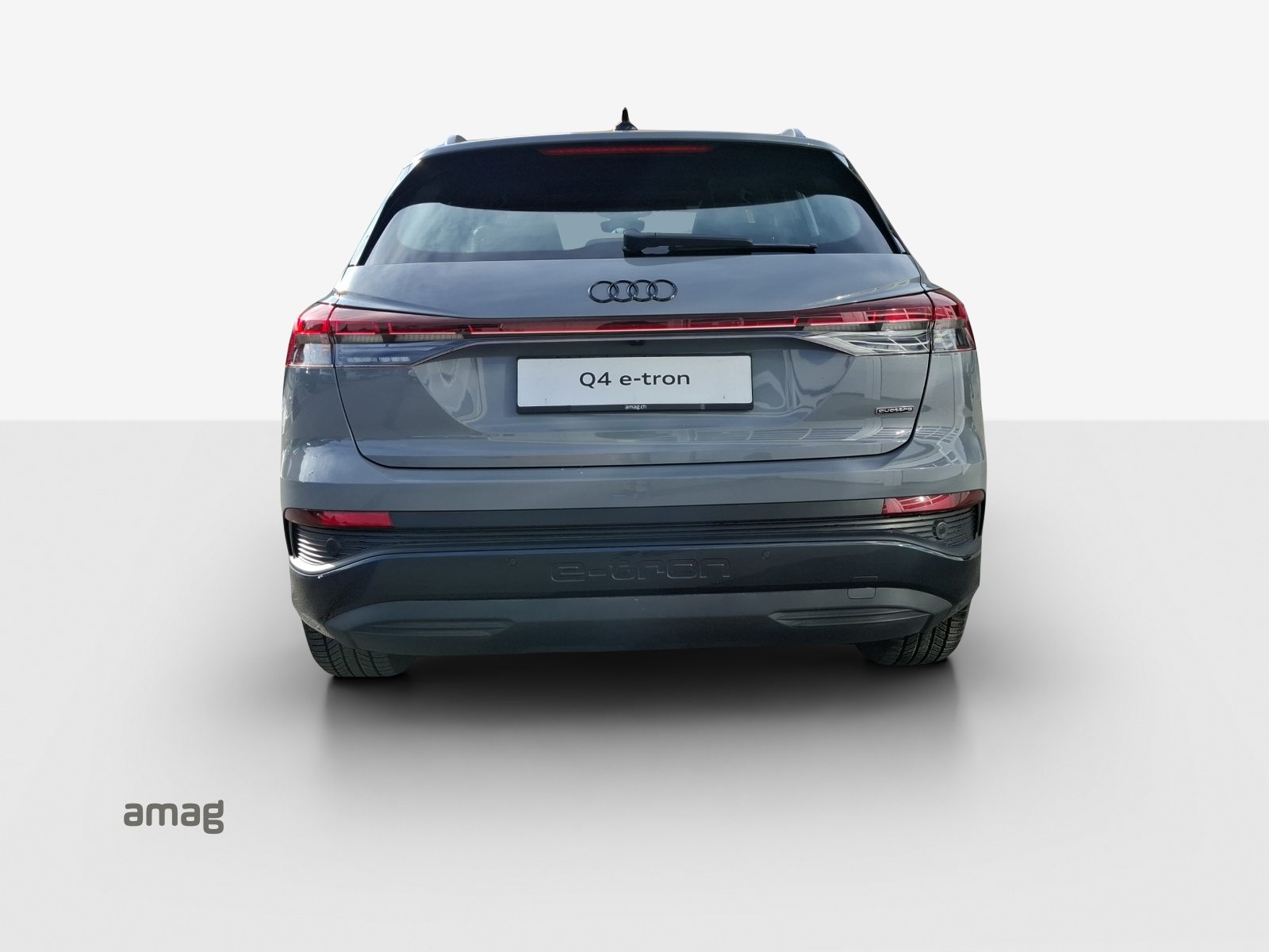 AUDI Q4 45 e-tron quattro Attraction, Electric, Second hand / Used, Automatic - 4