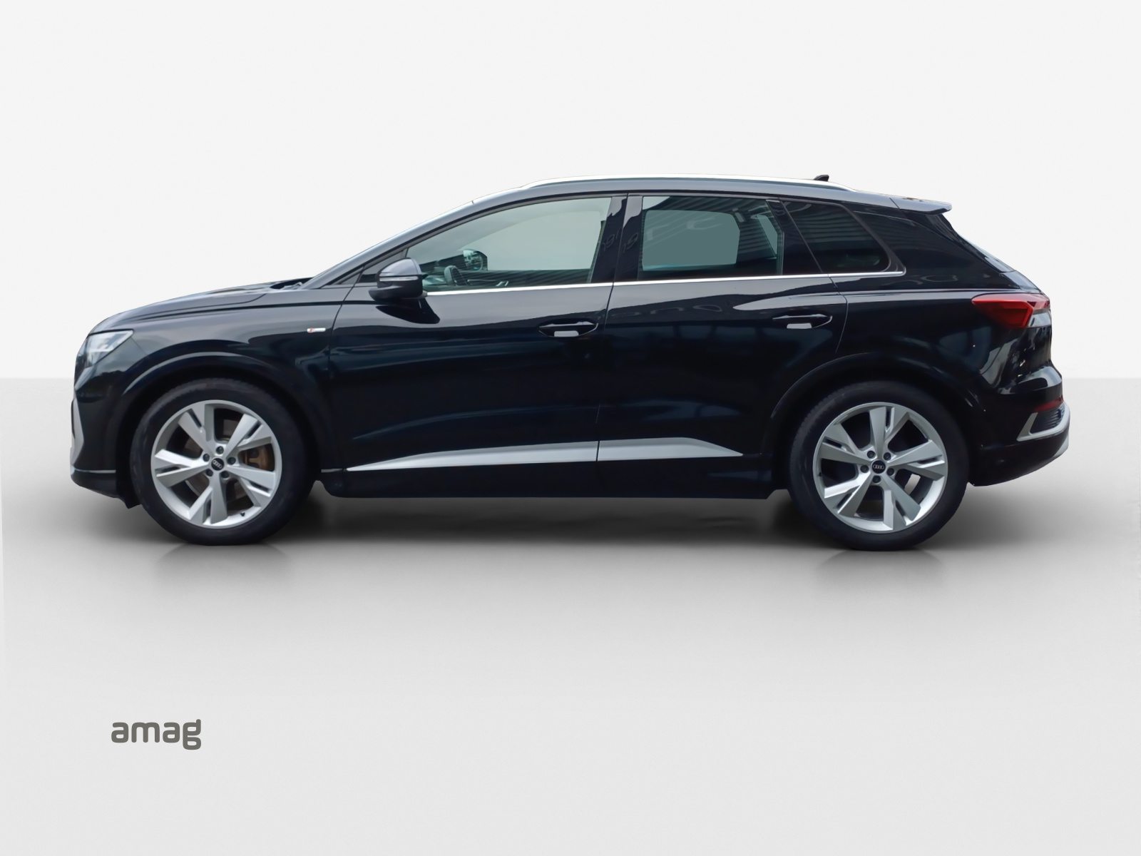 AUDI Q4 50 e-tron quattro, Elektro, Occasion / Gebraucht, Automatik - 2