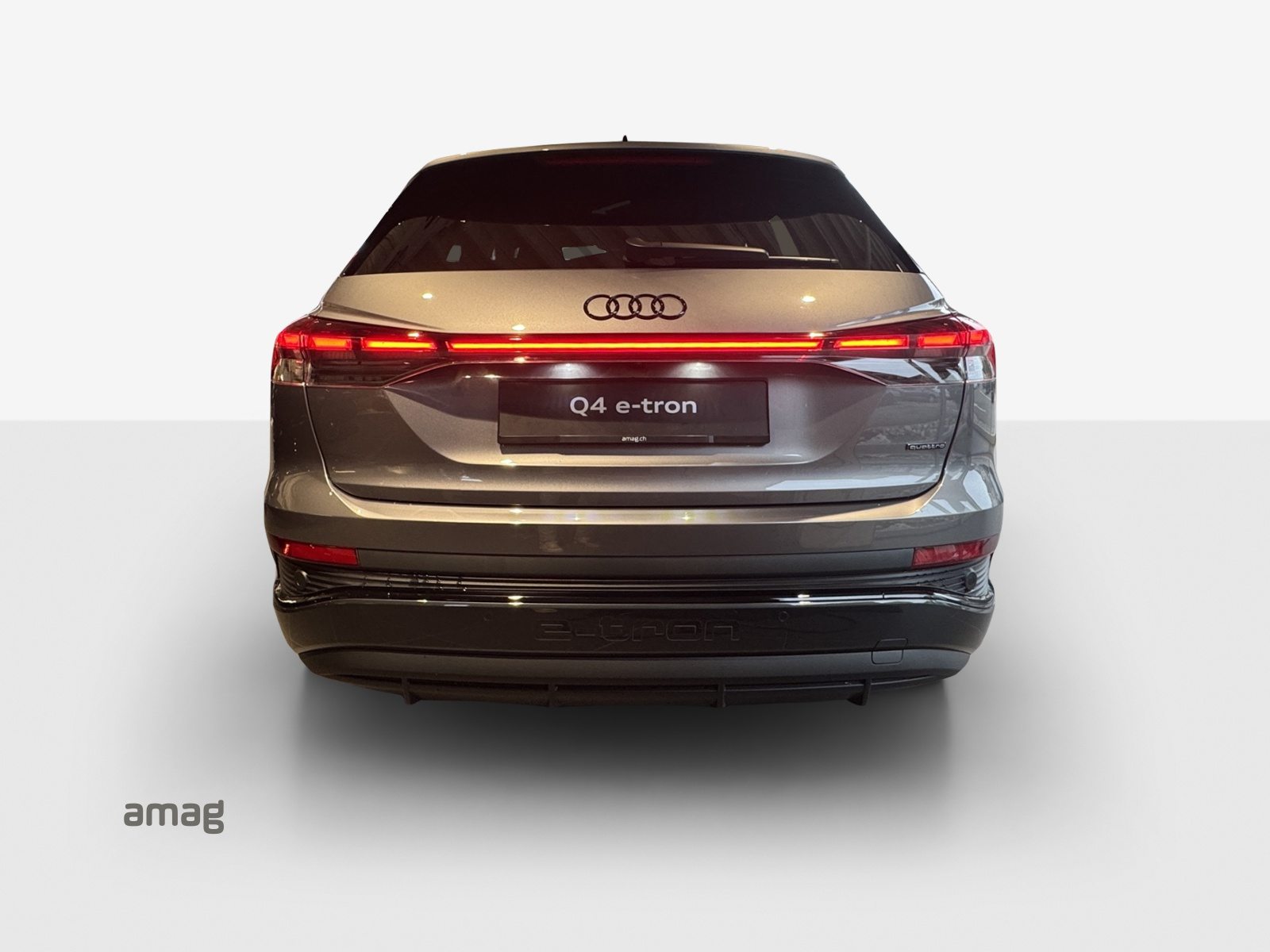 AUDI Q4 45 e-tron quattro Edition Swiss-Ski, Electric, Second hand / Used, Automatic - 4