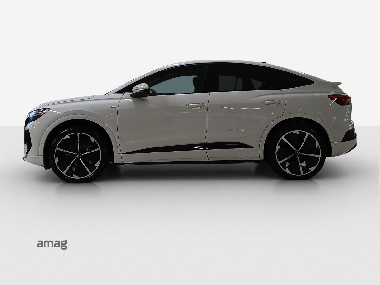 AUDI Q4 SB 45 e-tron quattro Attraction, Électrique, Occasion / Utilisé, Automatique - 2