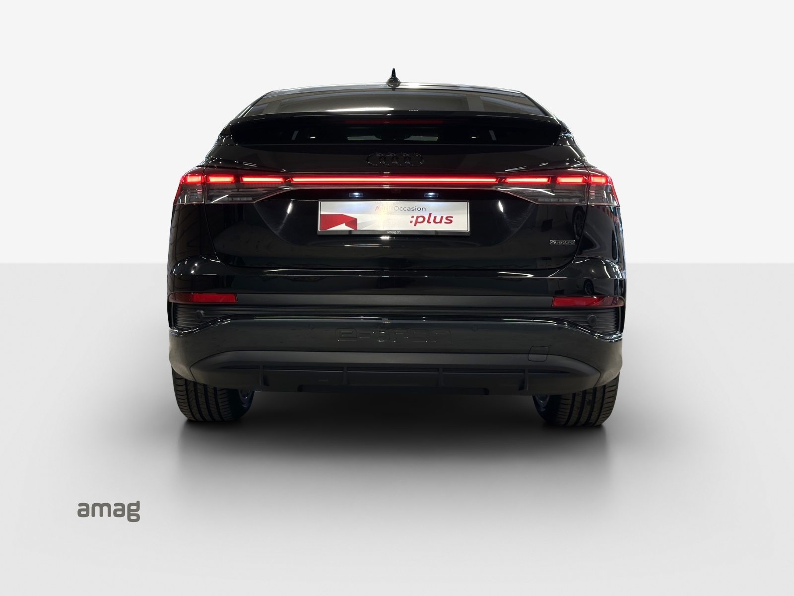 AUDI Q4 SB 55 e-tron quattro, Elektro, Occasion / Gebraucht, Automatik - 5