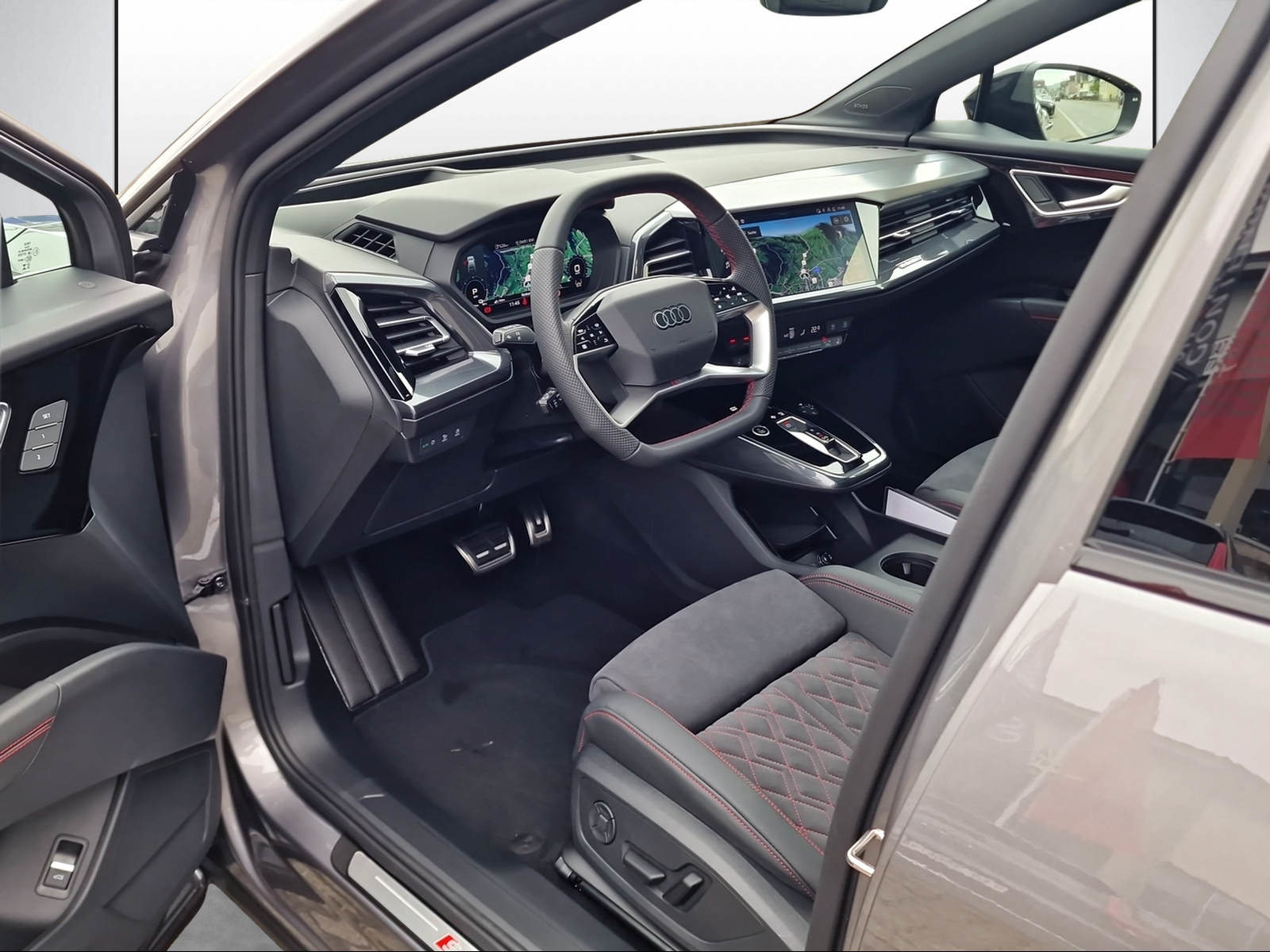 AUDI Q4 45 e-tron quattro Edition Swiss-Ski, Elettrica, Occasioni / Usate, Automatico - 6