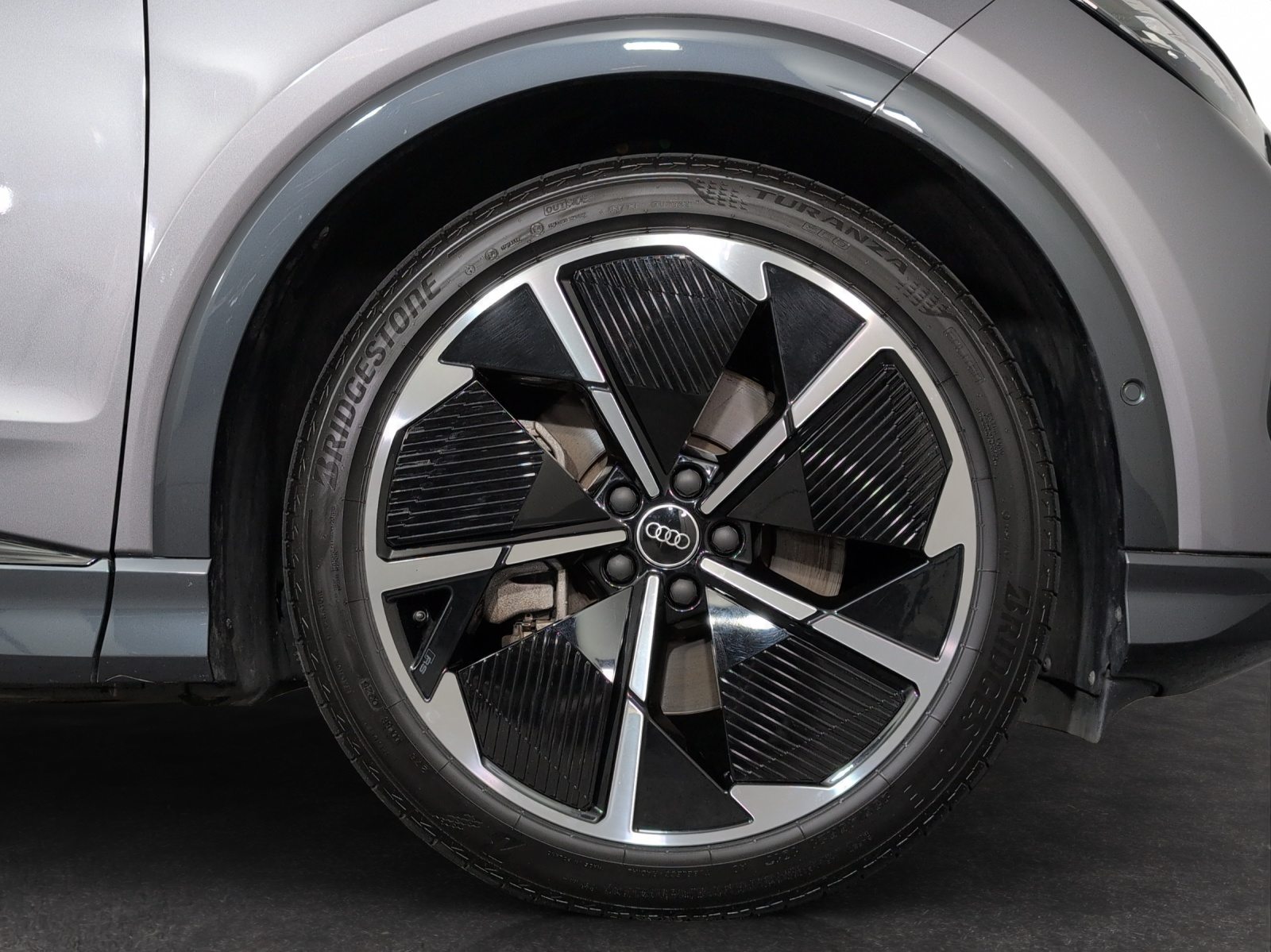 AUDI Q4 SB 45 e-tron quattro, Électrique, Occasion / Utilisé, Automatique - 5