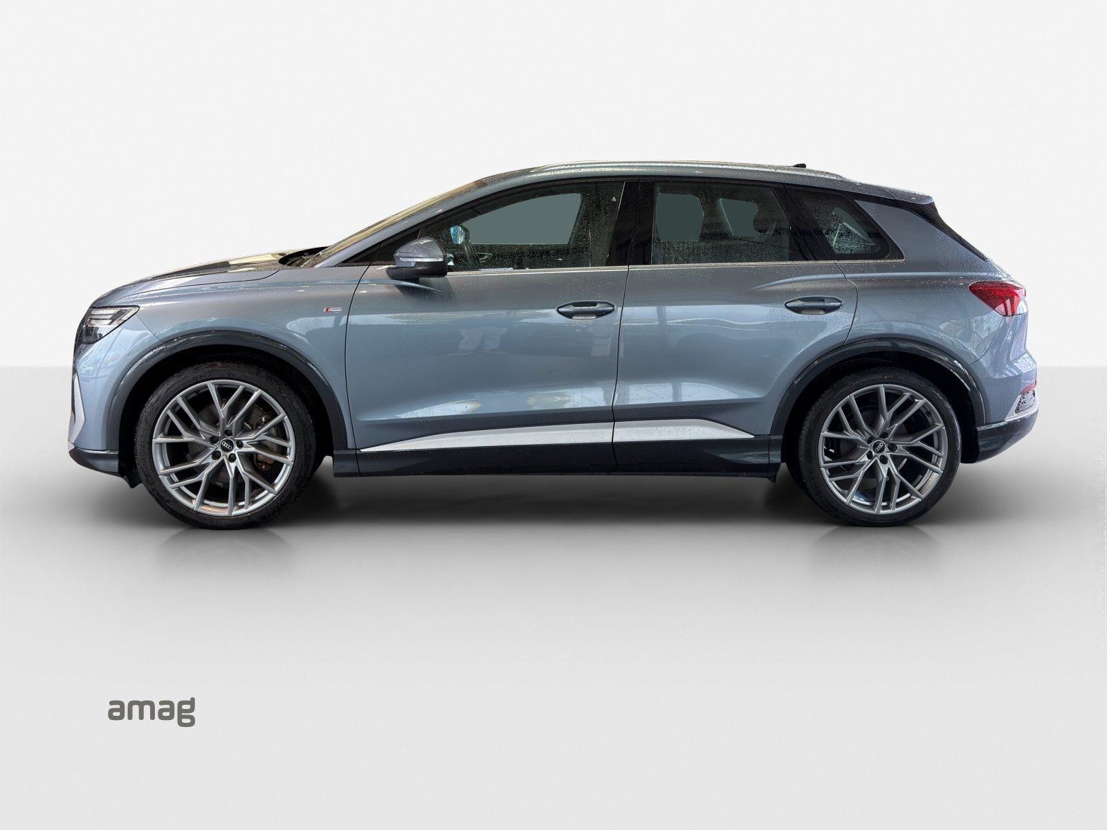 AUDI Q4 50 e-tron quattro, Elektro, Occasion / Gebraucht, Automatik - 2