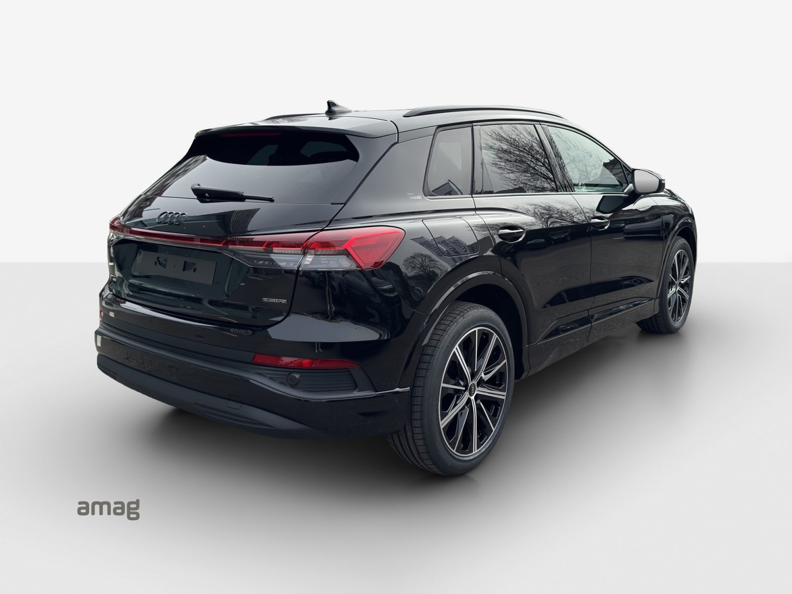 AUDI Q4 45 e-tron quattro Edition Swiss-Ski, Électrique, Occasion / Utilisé, Automatique - 5