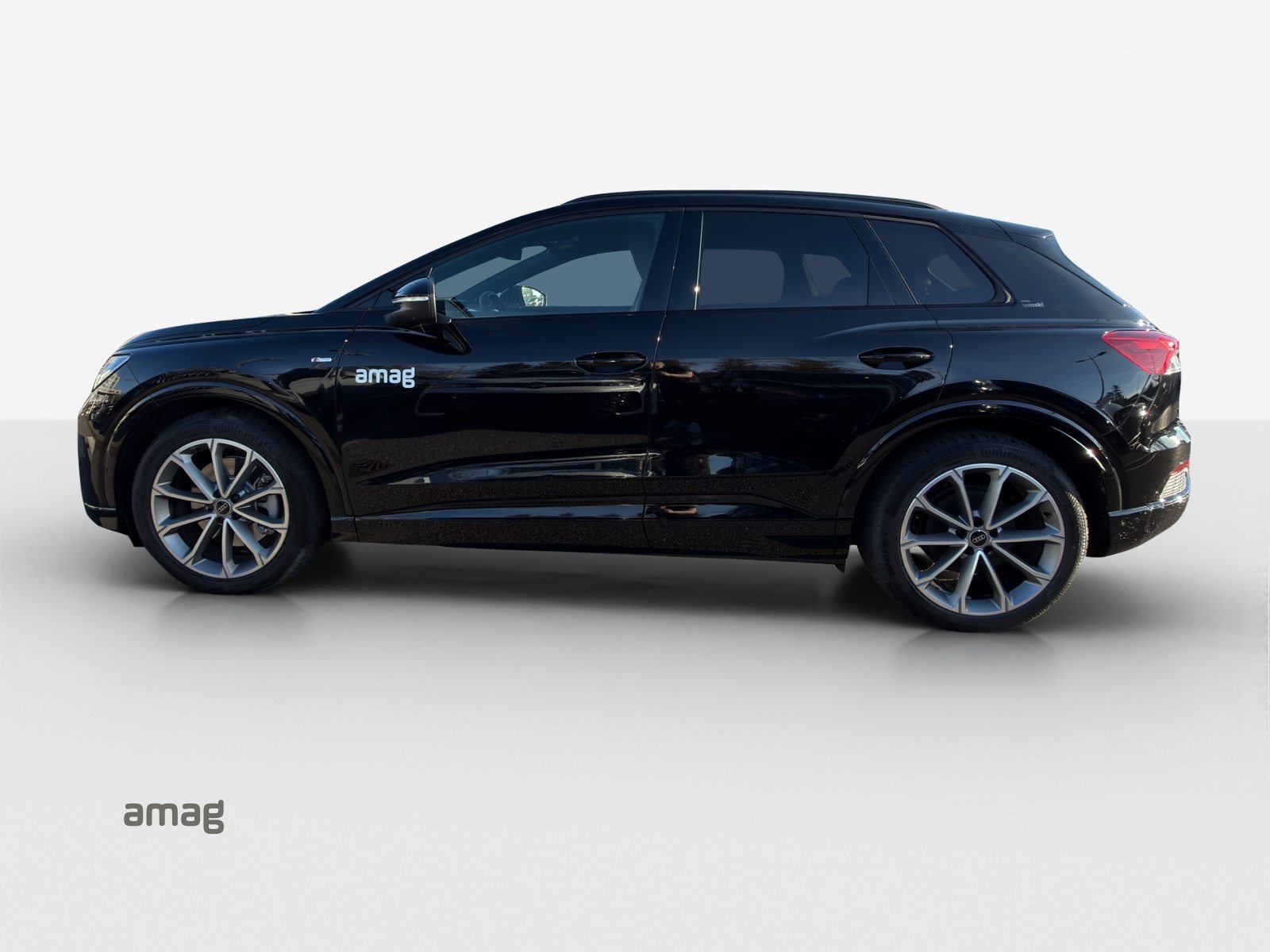 AUDI Q4 45 e-tron quattro Edition Swiss-Ski, Electric, Second hand / Used, Automatic - 2