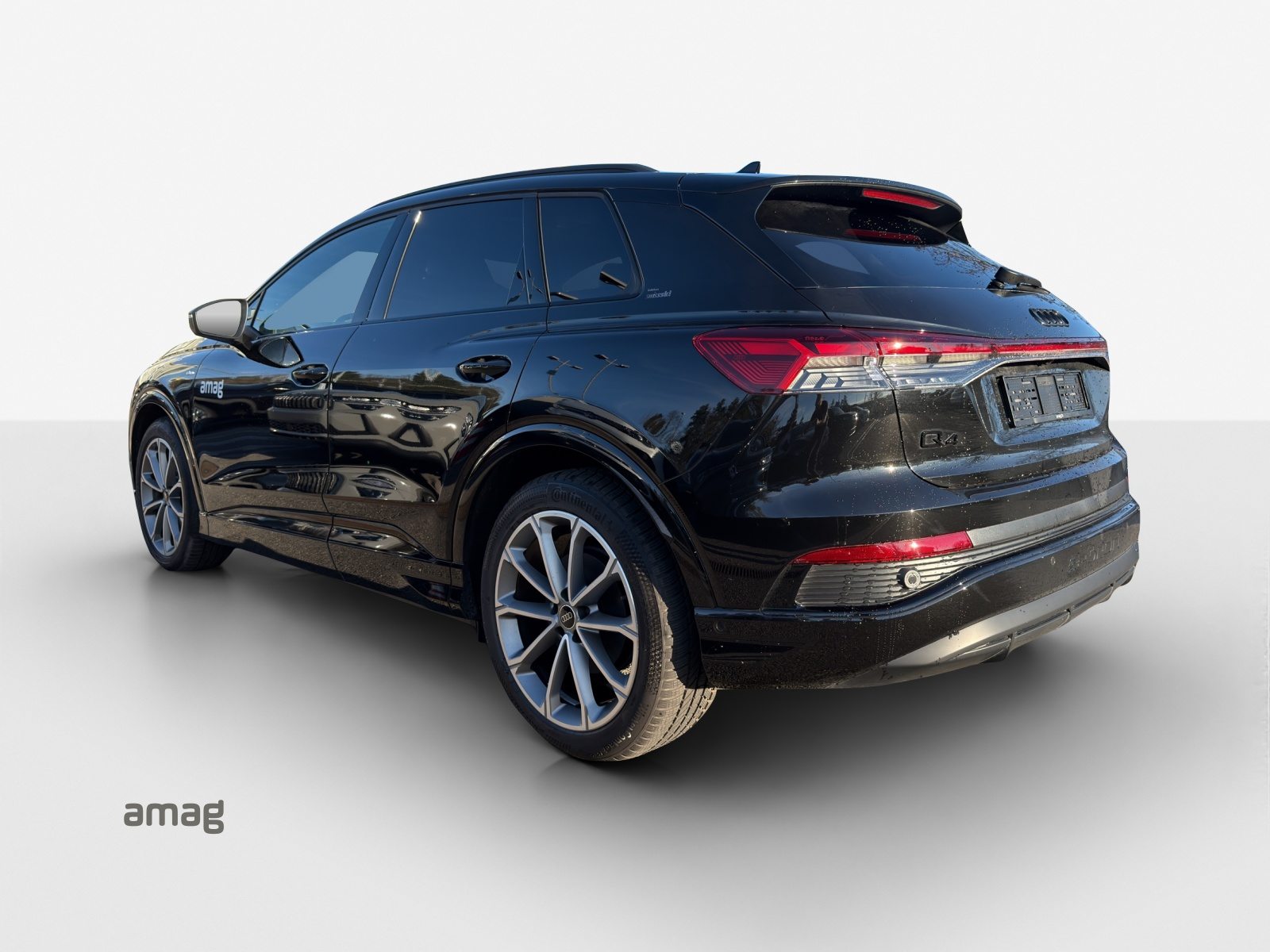 AUDI Q4 45 e-tron quattro Edition Swiss-Ski, Electric, Second hand / Used, Automatic - 3
