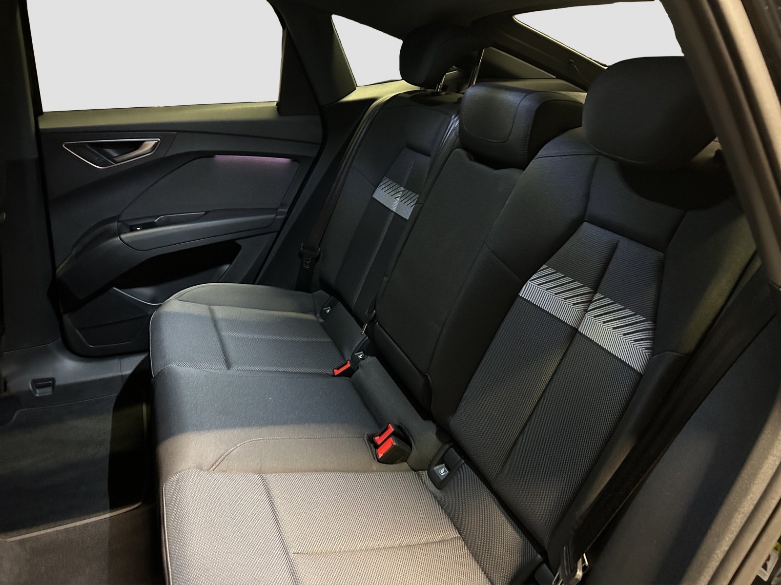 AUDI Q4 Sportback e-tron 50 quattro - AHK - Matrix-LED - Rü, Électrique, Occasion / Utilisé, Automatique - 7