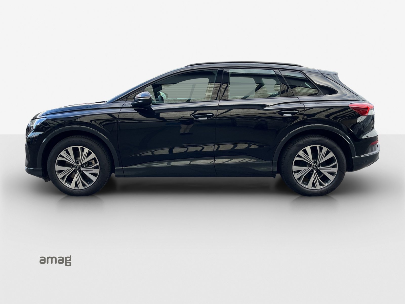 AUDI Q4 45 e-tron quattro Edition Swiss-Ski, Elektro, Occasion / Gebraucht, Automatik - 2