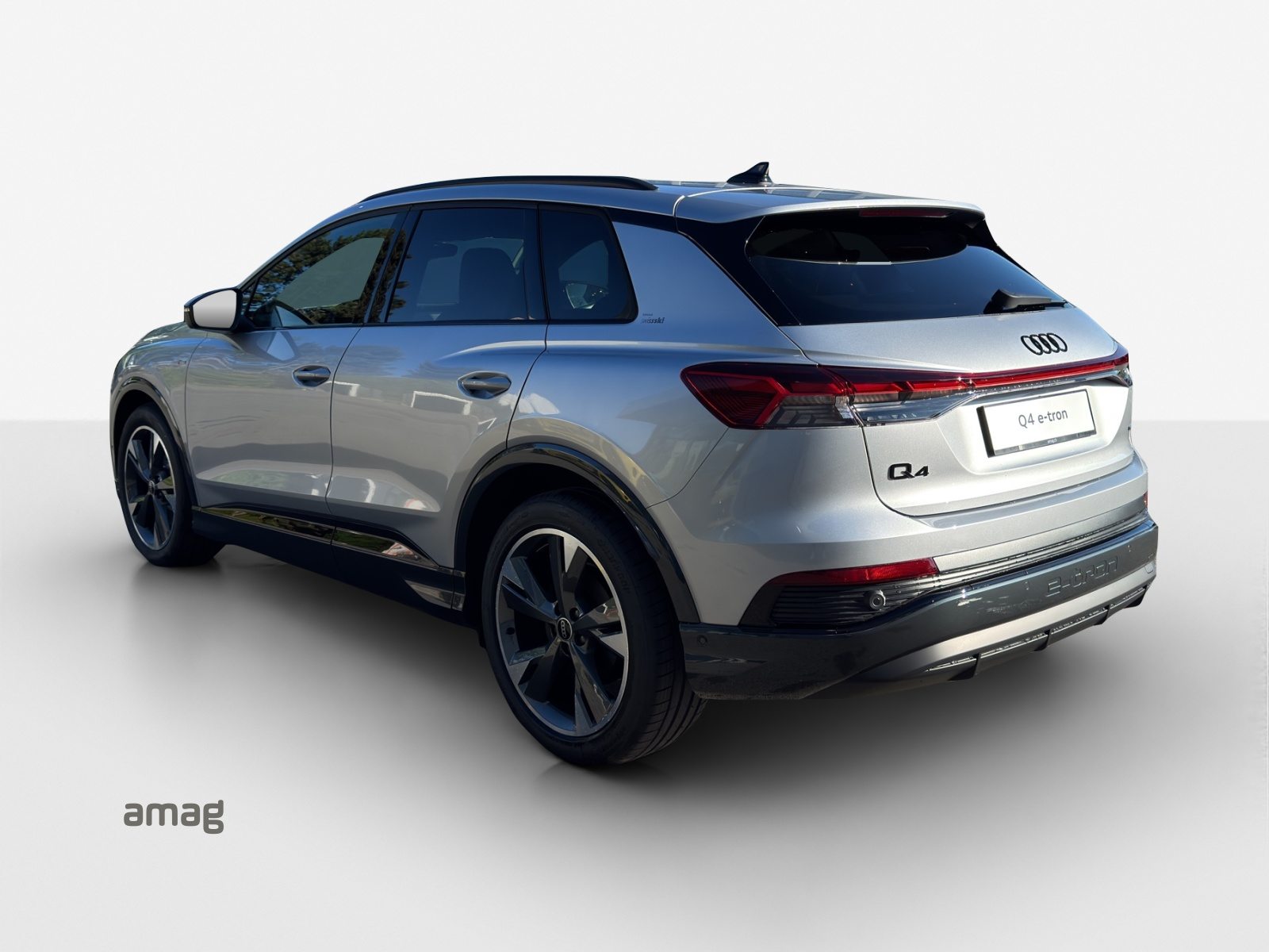AUDI Q4 45 e-tron quattro Edition Swiss-Ski, Elektro, Occasion / Gebraucht, Automatik - 3