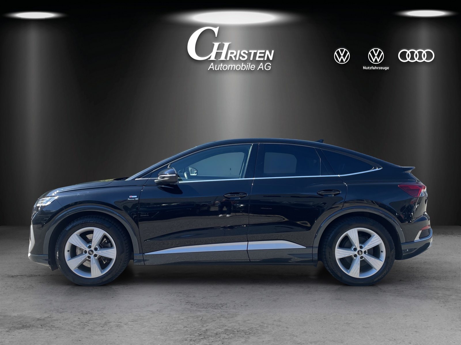 AUDI Q4 SB 50 e-tron quattro, Electric, Second hand / Used, Automatic - 2