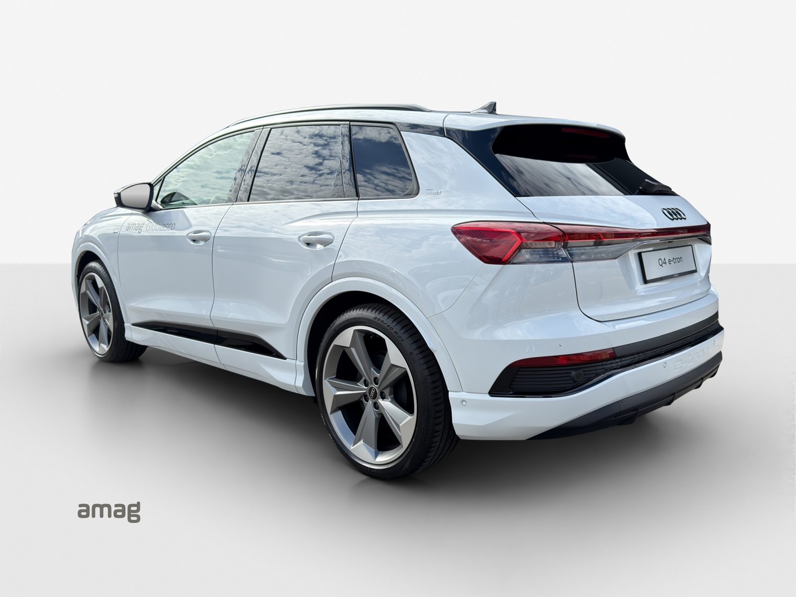 AUDI Q4 45 e-tron quattro Edition Swiss-Ski, Électrique, Occasion / Utilisé, Automatique - 4