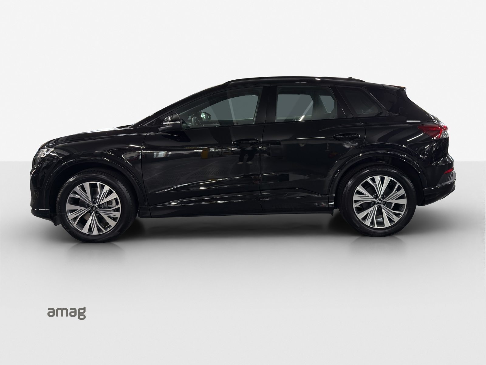 AUDI Q4 45 e-tron quattro Edition Swiss-Ski, Elektro, Occasion / Gebraucht, Automatik - 2