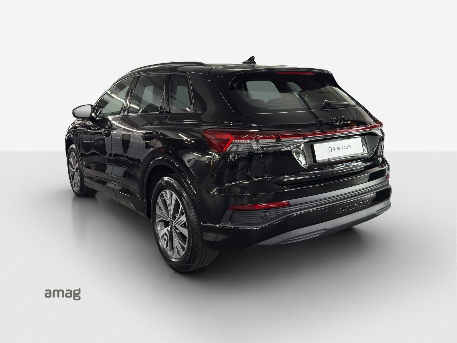 AUDI Q4 45 e-tron quattro Edition Swiss-Ski, Elektro, Occasion / Gebraucht, Automatik - 3