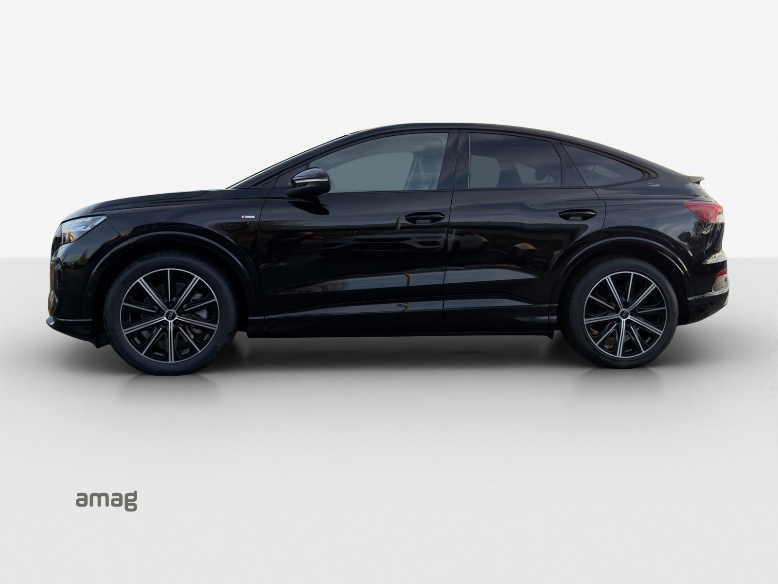 AUDI Q4 SB 45 e-tron quattro Edition Swiss-Ski, Electric, Second hand / Used, Automatic - 2