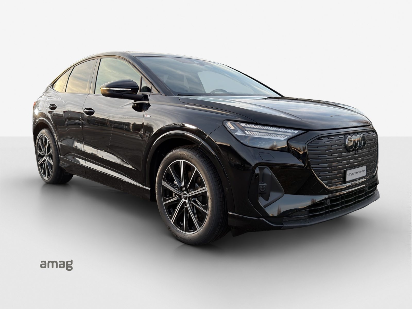 AUDI Q4 SB 45 e-tron quattro Edition Swiss-Ski, Electric, Second hand / Used, Automatic - 6