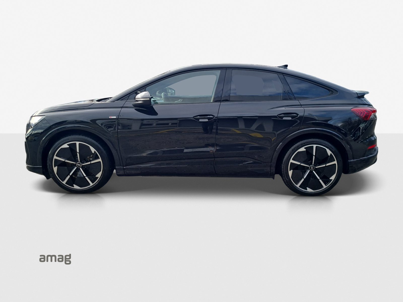 AUDI Q4 SB 50 e-tron quattro, Elektro, Occasion / Gebraucht, Automatik - 2