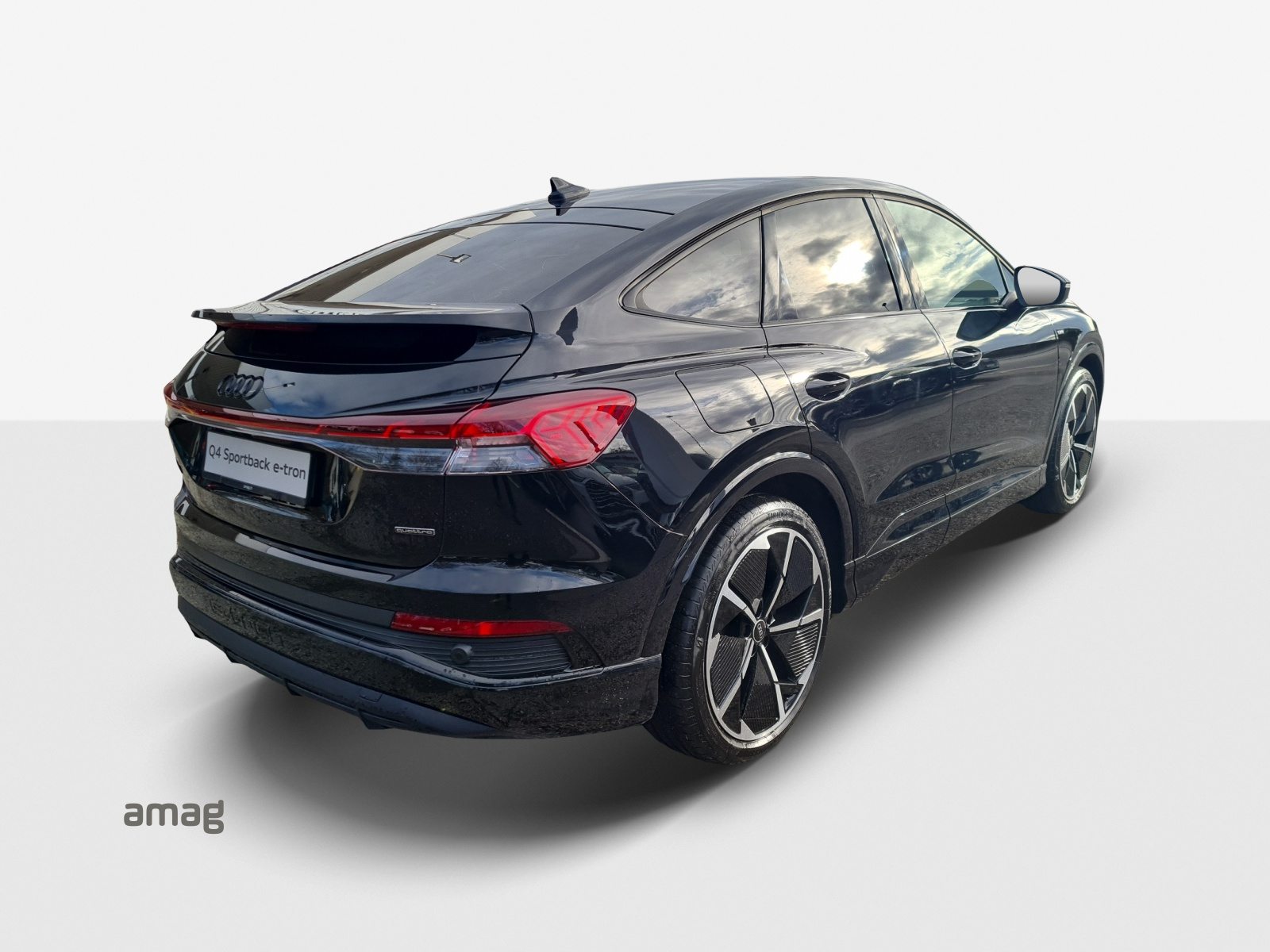AUDI Q4 SB 50 e-tron quattro, Elektro, Occasion / Gebraucht, Automatik - 5