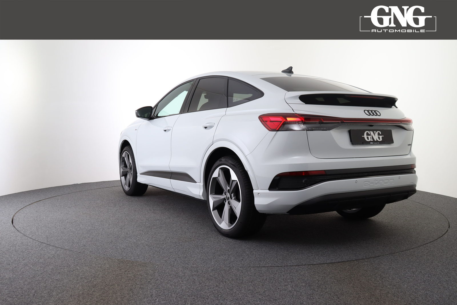 AUDI Q4 SB 50 e-tron quattro, Electric, Second hand / Used, Automatic - 3