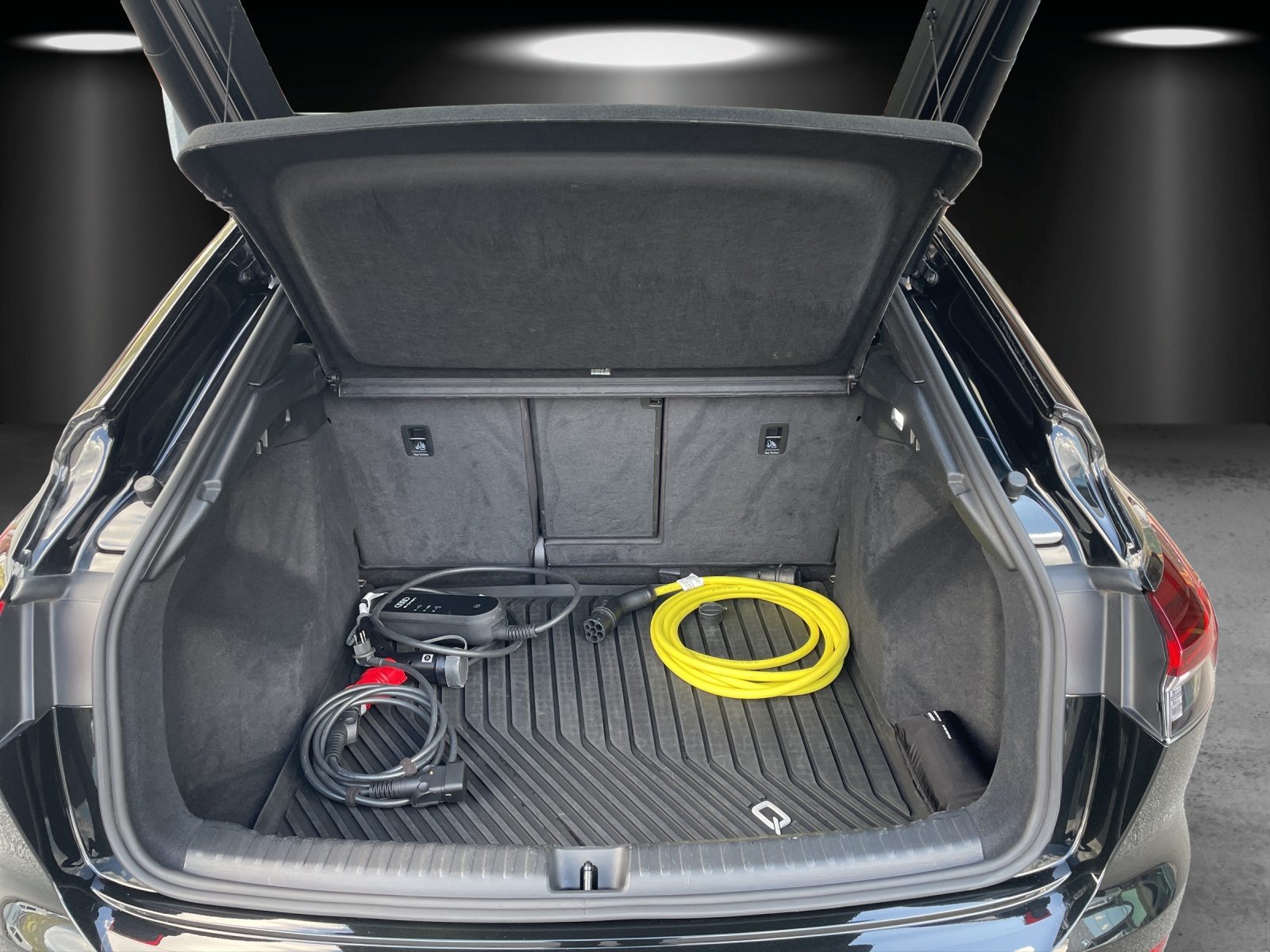 AUDI Q4 SB 50 e-tron quattro, Elektro, Occasion / Gebraucht, Automatik - 7