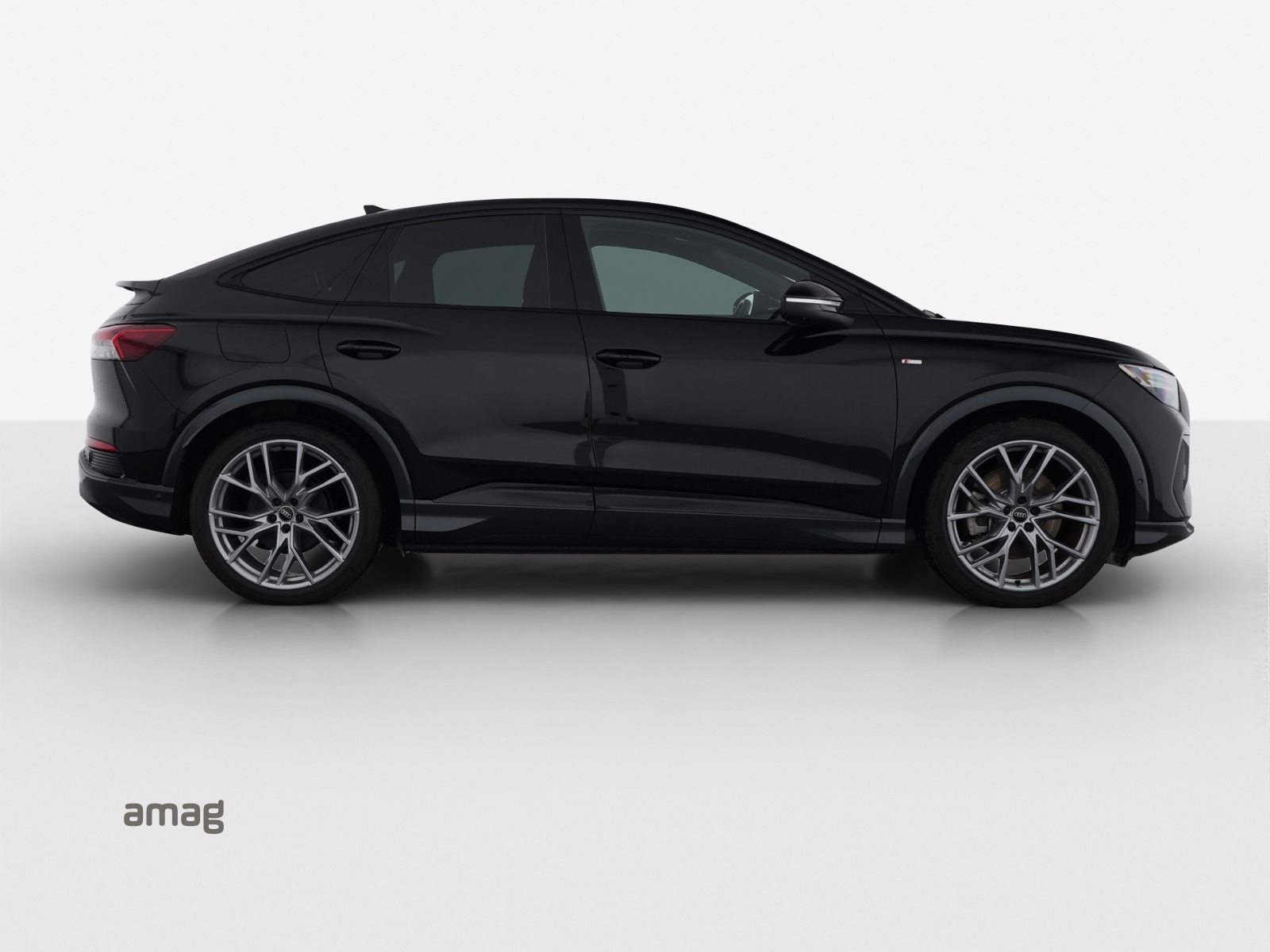AUDI Q4 SB 45 e-tron quattro Attraction, Électrique, Occasion / Utilisé, Automatique - 5