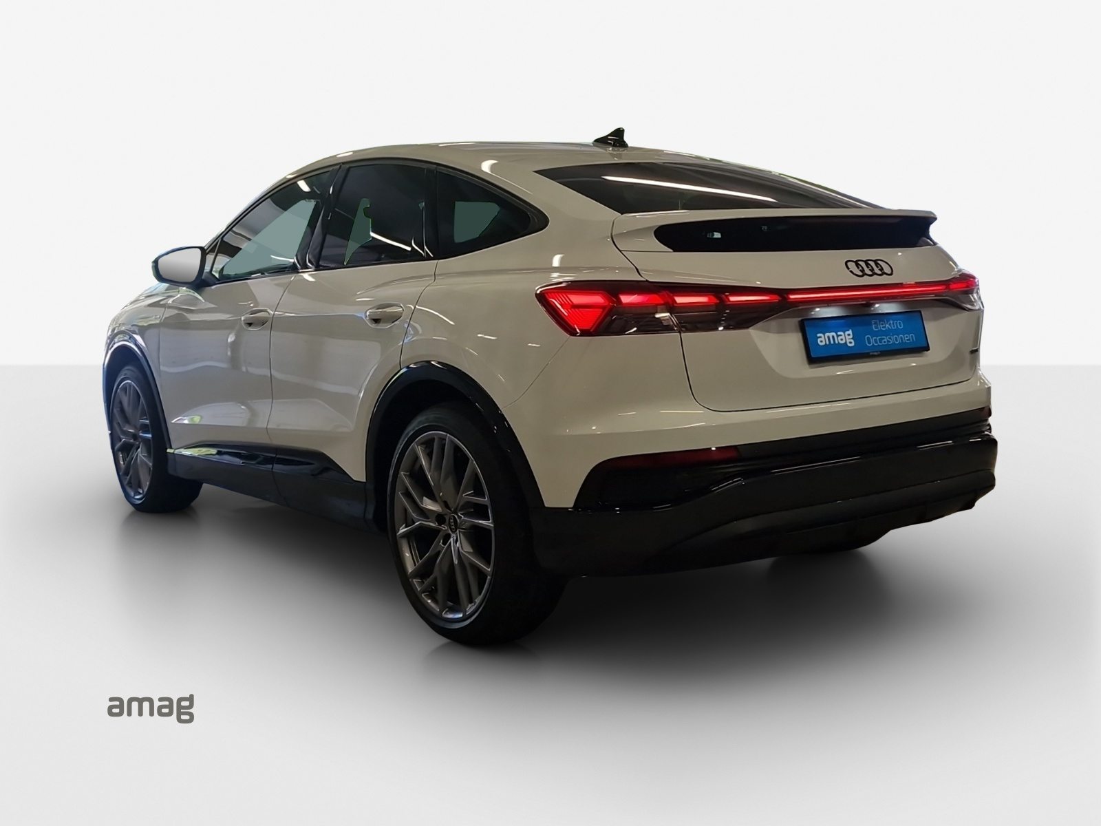AUDI Q4 SB 55 e-tron quattro, Elektro, Occasion / Gebraucht, Automatik - 3