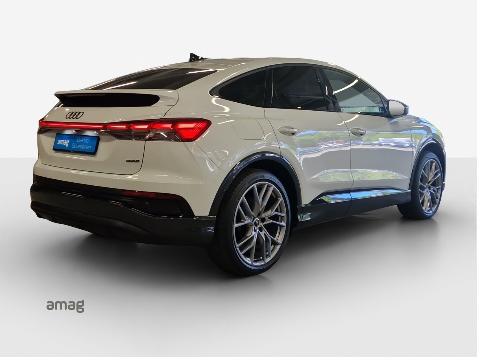 AUDI Q4 SB 55 e-tron quattro, Elektro, Occasion / Gebraucht, Automatik - 6
