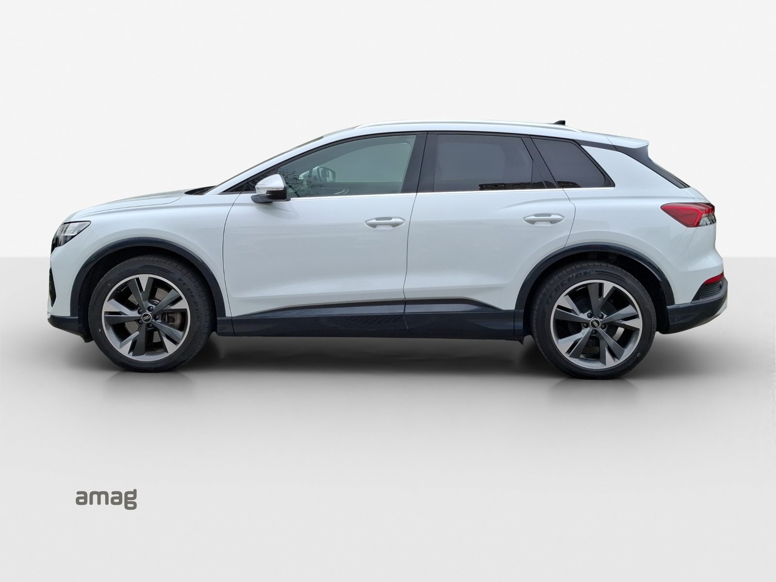AUDI Q4 55 e-tron quattro, Elektro, Occasion / Gebraucht, Automatik - 2