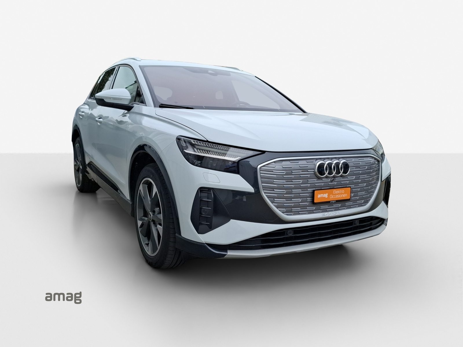 AUDI Q4 55 e-tron quattro, Elektro, Occasion / Gebraucht, Automatik - 7