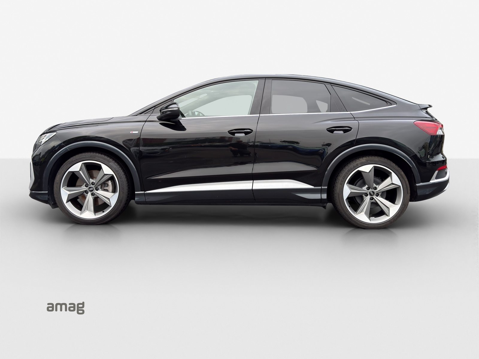 AUDI Q4 SB 50 e-tron quattro, Electric, Second hand / Used, Automatic - 2