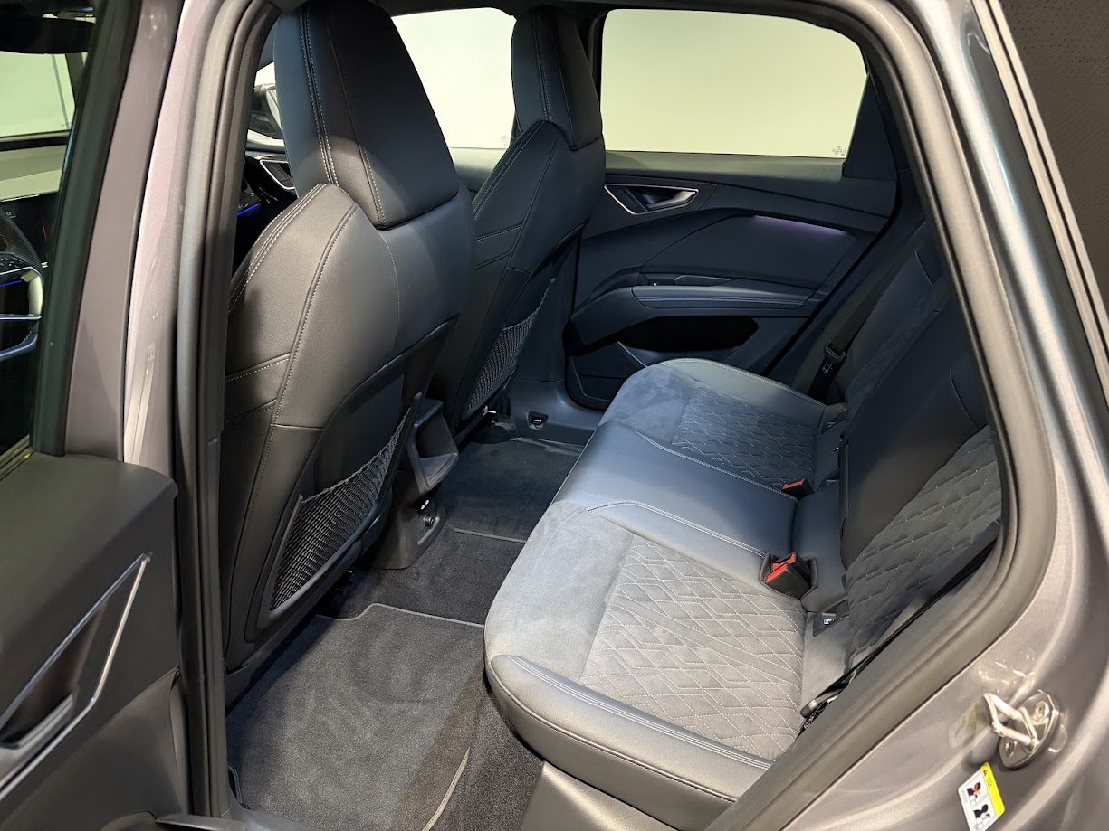 AUDI Q4 50 e-tron quattro, Elektro, Occasion / Gebraucht, Automatik - 5