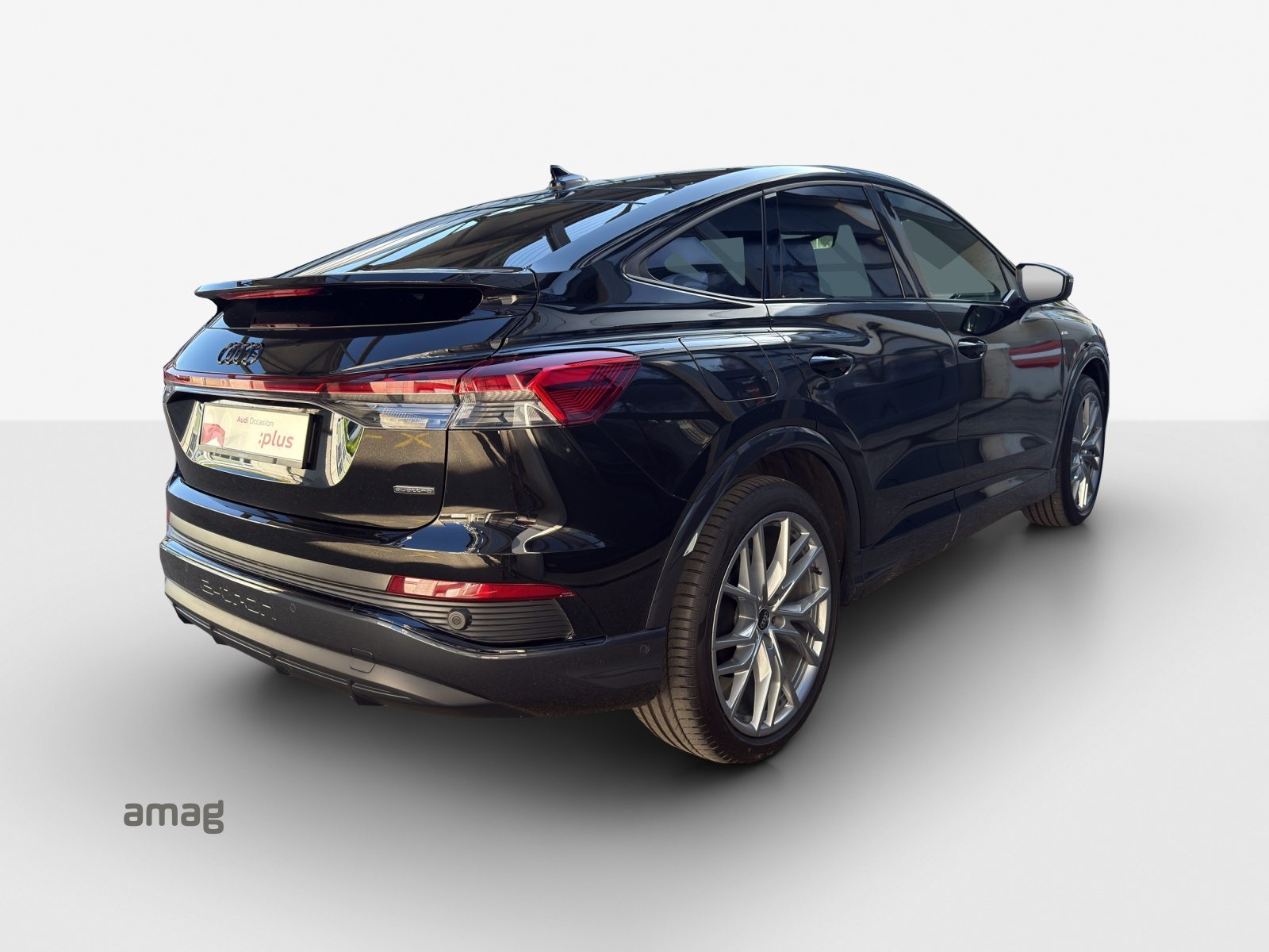 AUDI Q4 SB 55 e-tron quattro, Électrique, Occasion / Utilisé, Automatique - 6