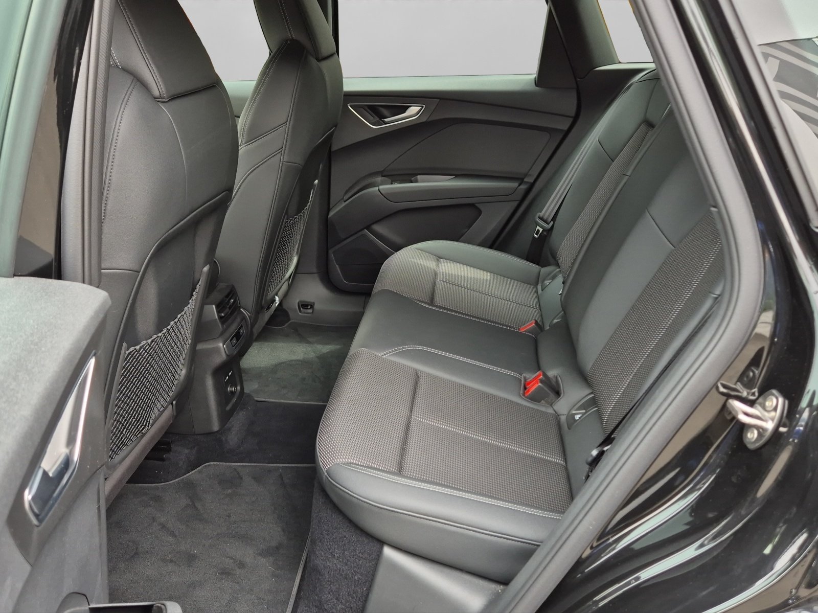AUDI Q4 e-tron 50 quattro, Elettrica, Occasioni / Usate, Automatico - 7