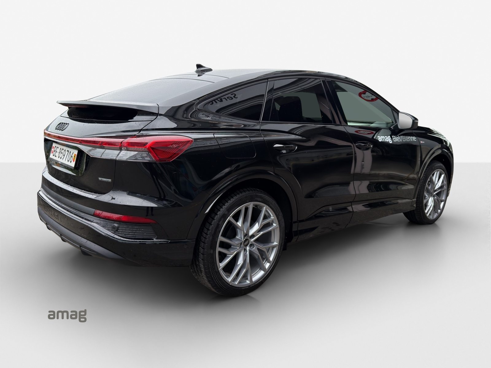 AUDI Q4 SB 45 e-tron quattro Edition Swiss-Ski, Electric, Second hand / Used, Automatic - 5