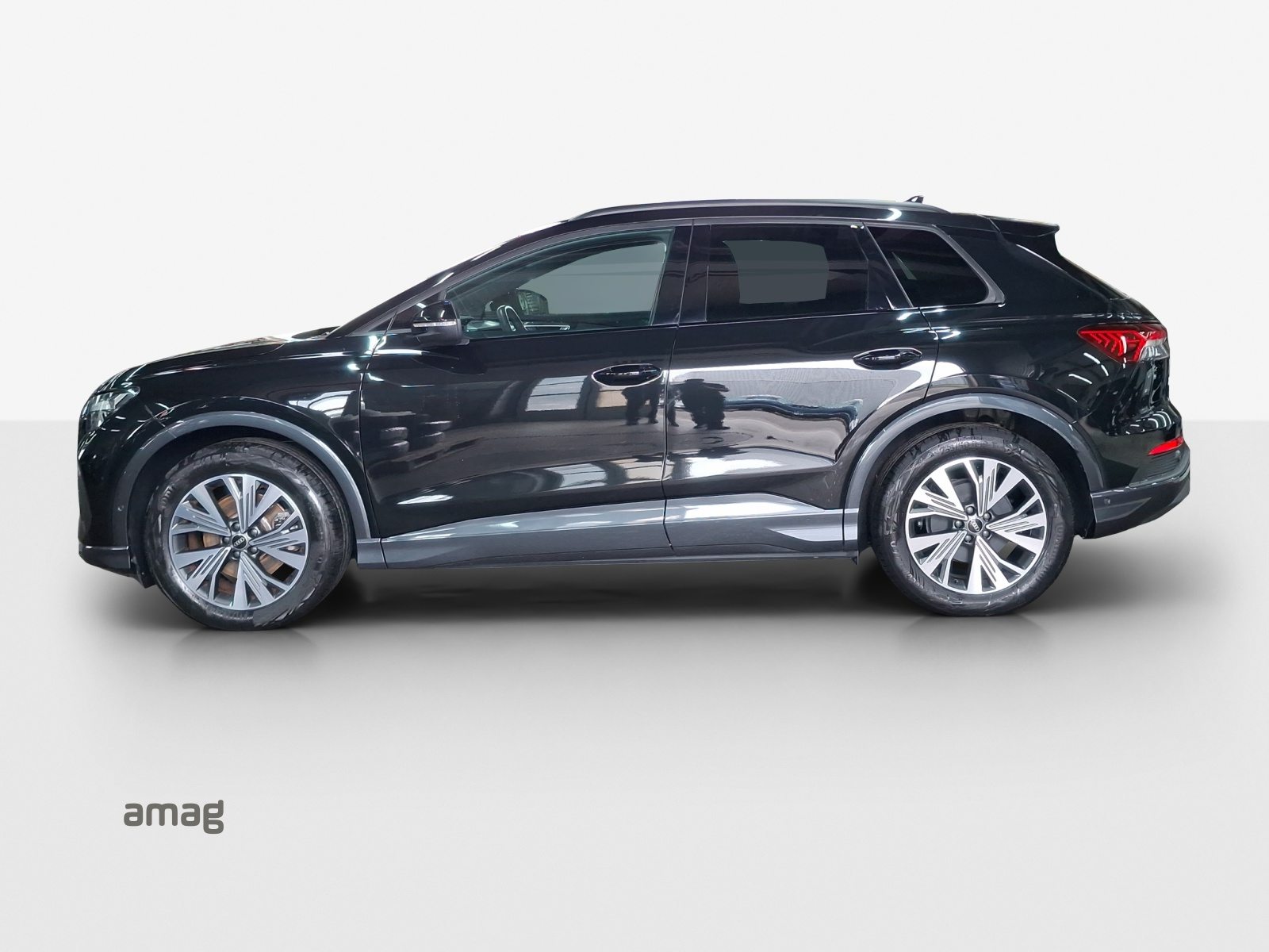 AUDI Q4 35 e-tron, Electric, Second hand / Used, Automatic - 2
