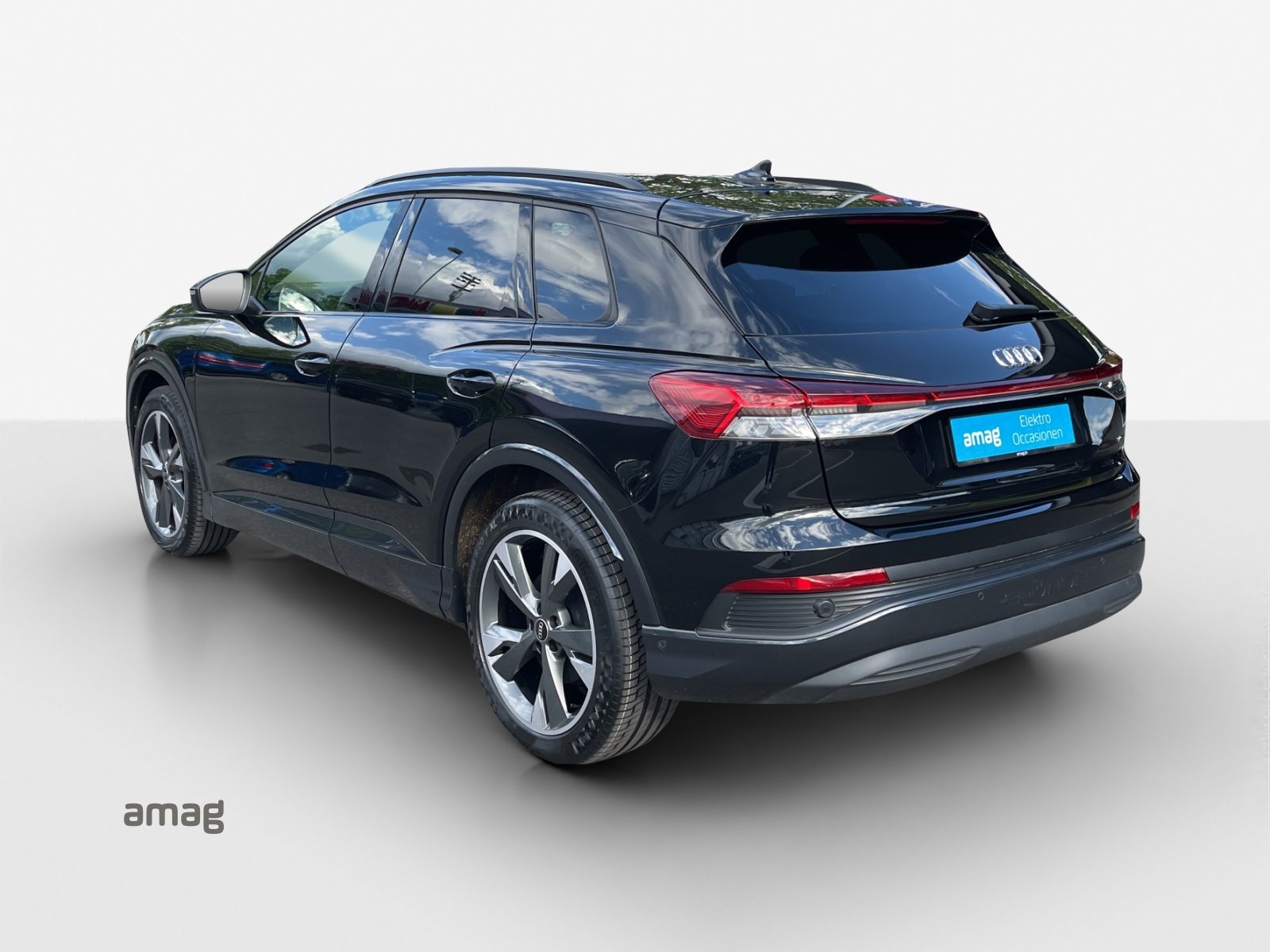 AUDI Q4 45 e-tron quattro, Elektro, Occasion / Gebraucht, Automatik - 3