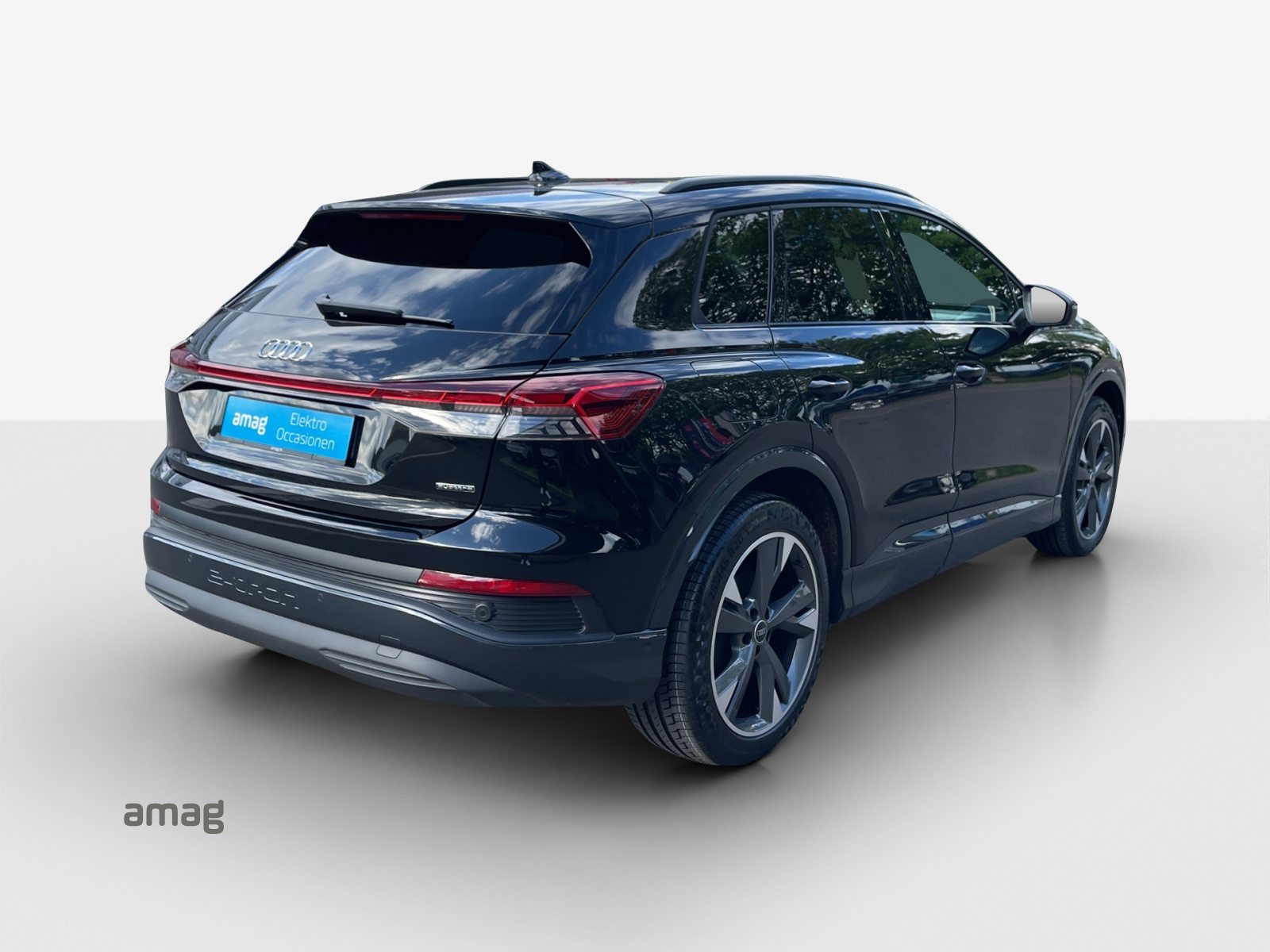 AUDI Q4 45 e-tron quattro, Elektro, Occasion / Gebraucht, Automatik - 6