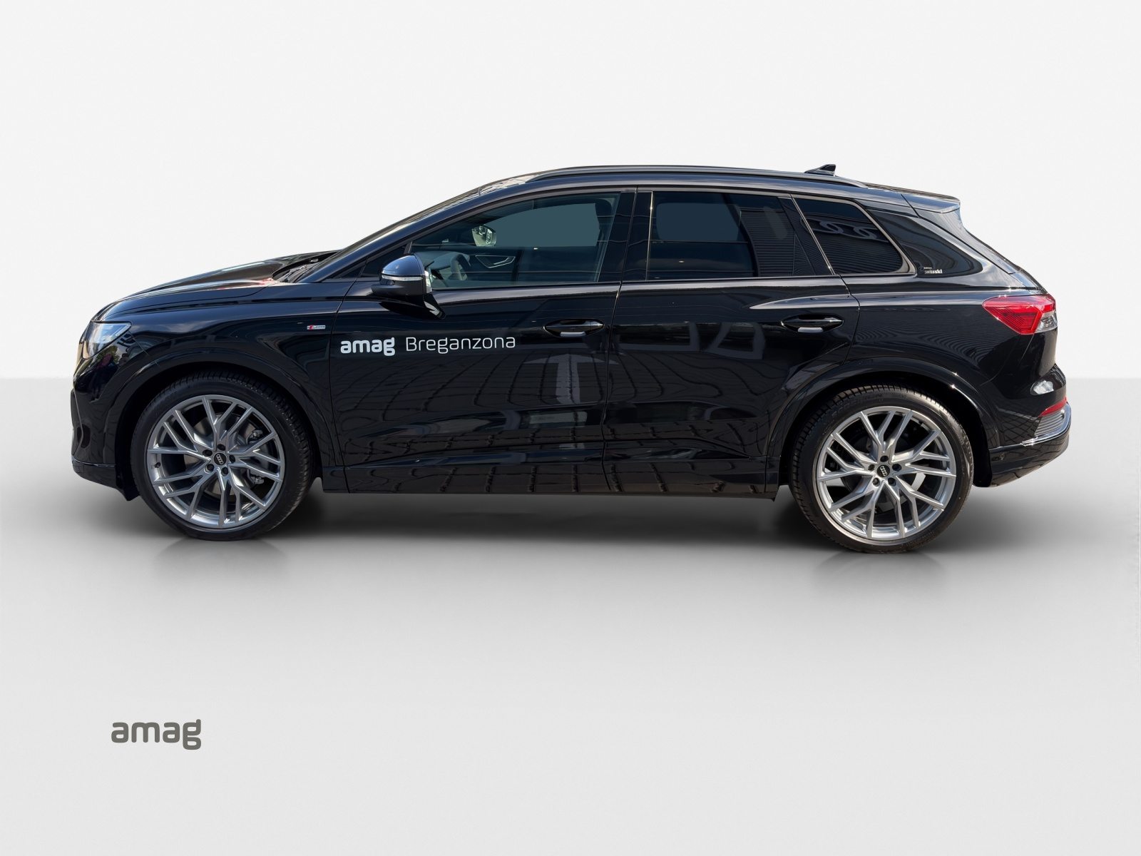AUDI Q4 45 e-tron quattro Edition Swiss-Ski, Elektro, Occasion / Gebraucht, Automatik - 2